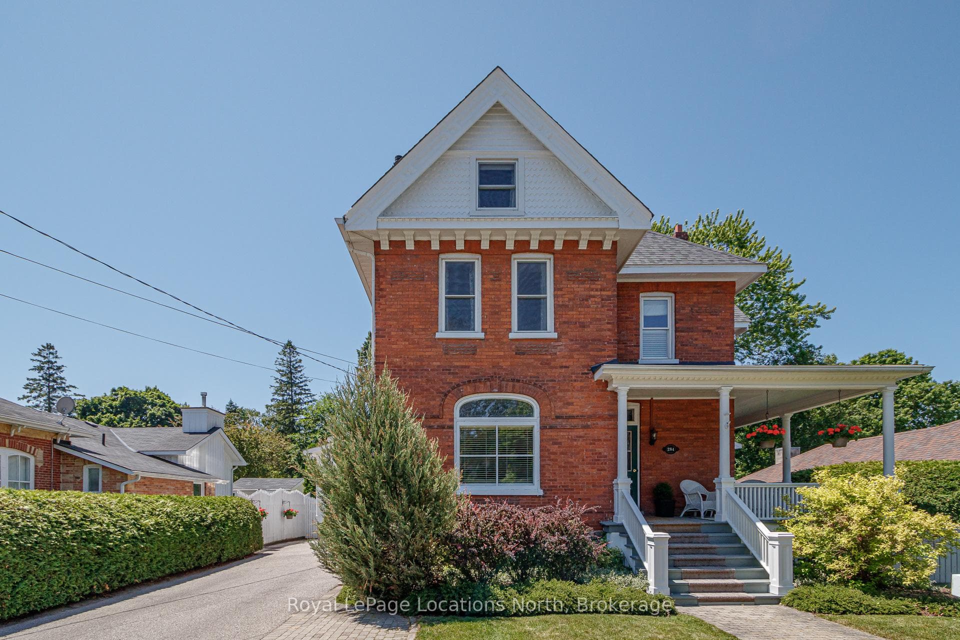 284 Maple Street photo 2