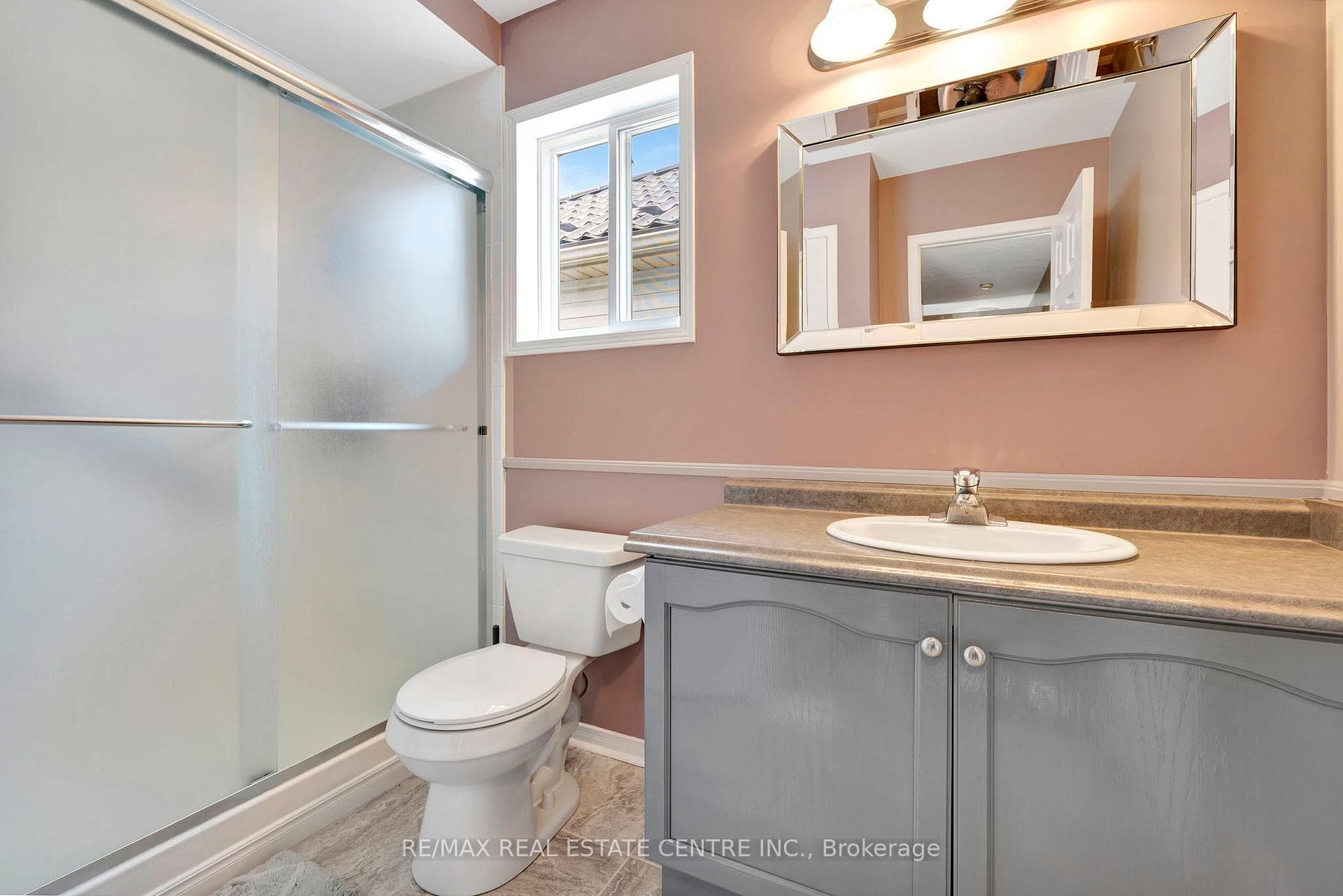 MAIN BATHROOM