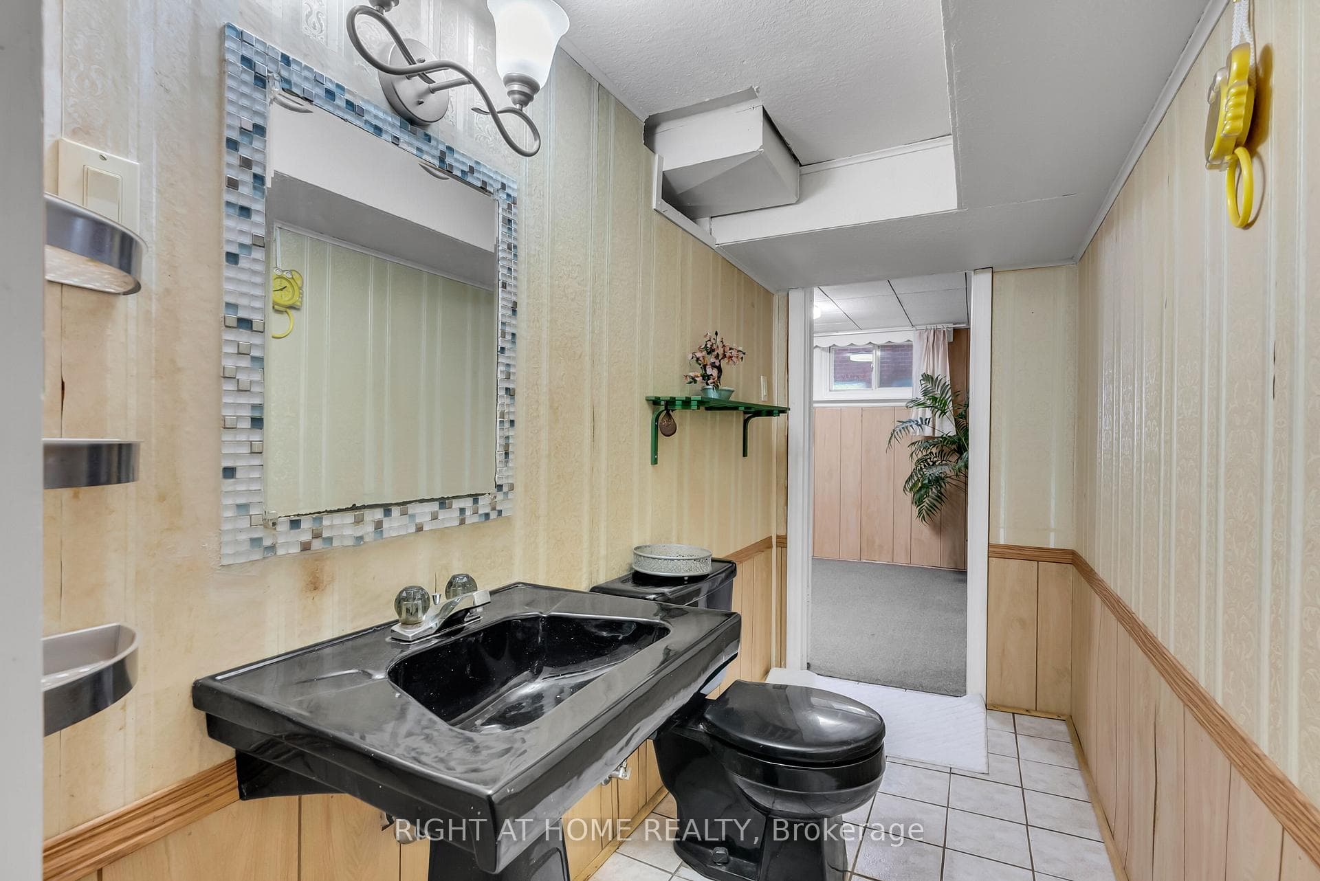 702 Pharmacy Avenue photo 40