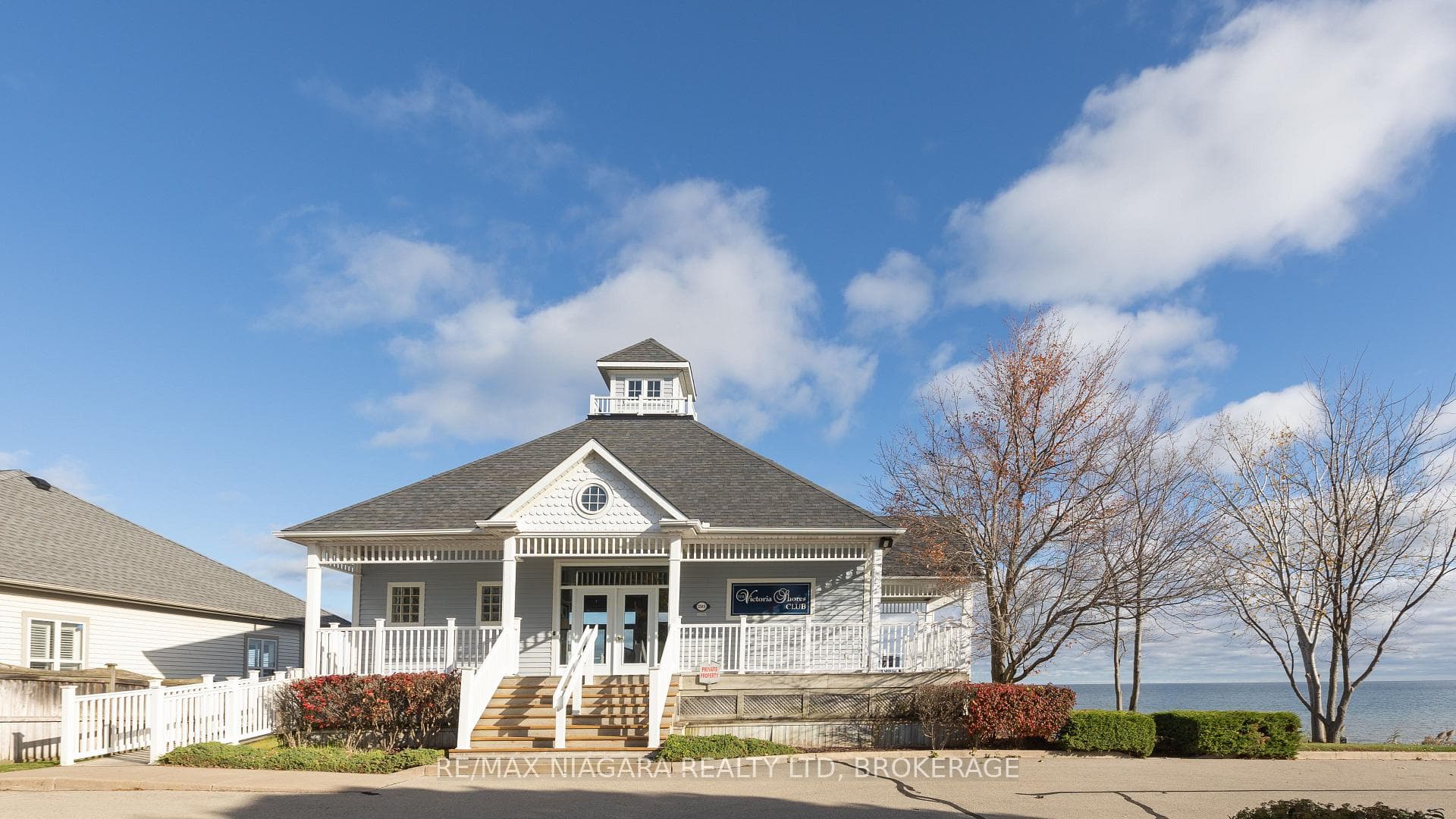 WATERFRONT CLUB HOUSE