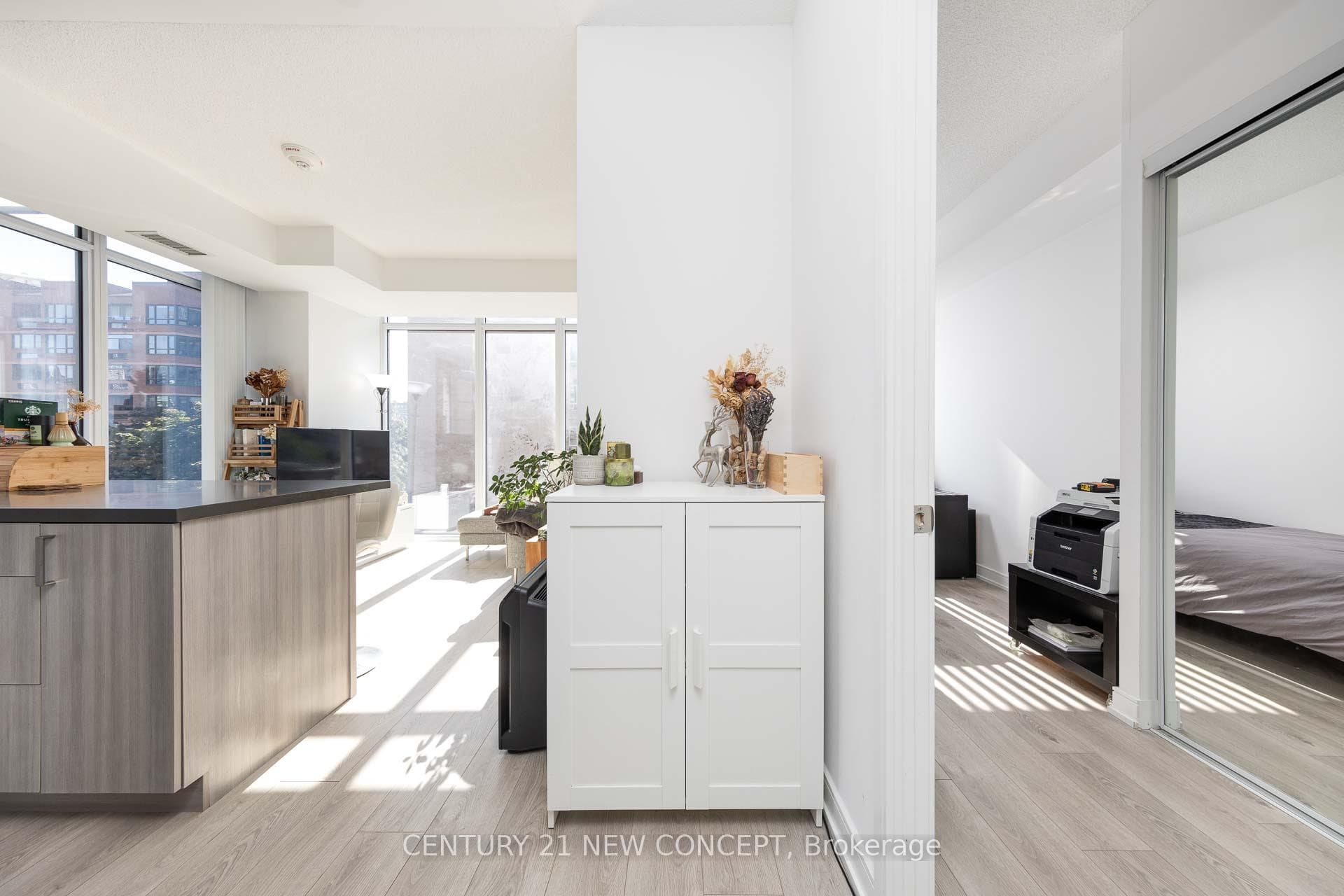 50 wellesley Street Unit 508 photo 15