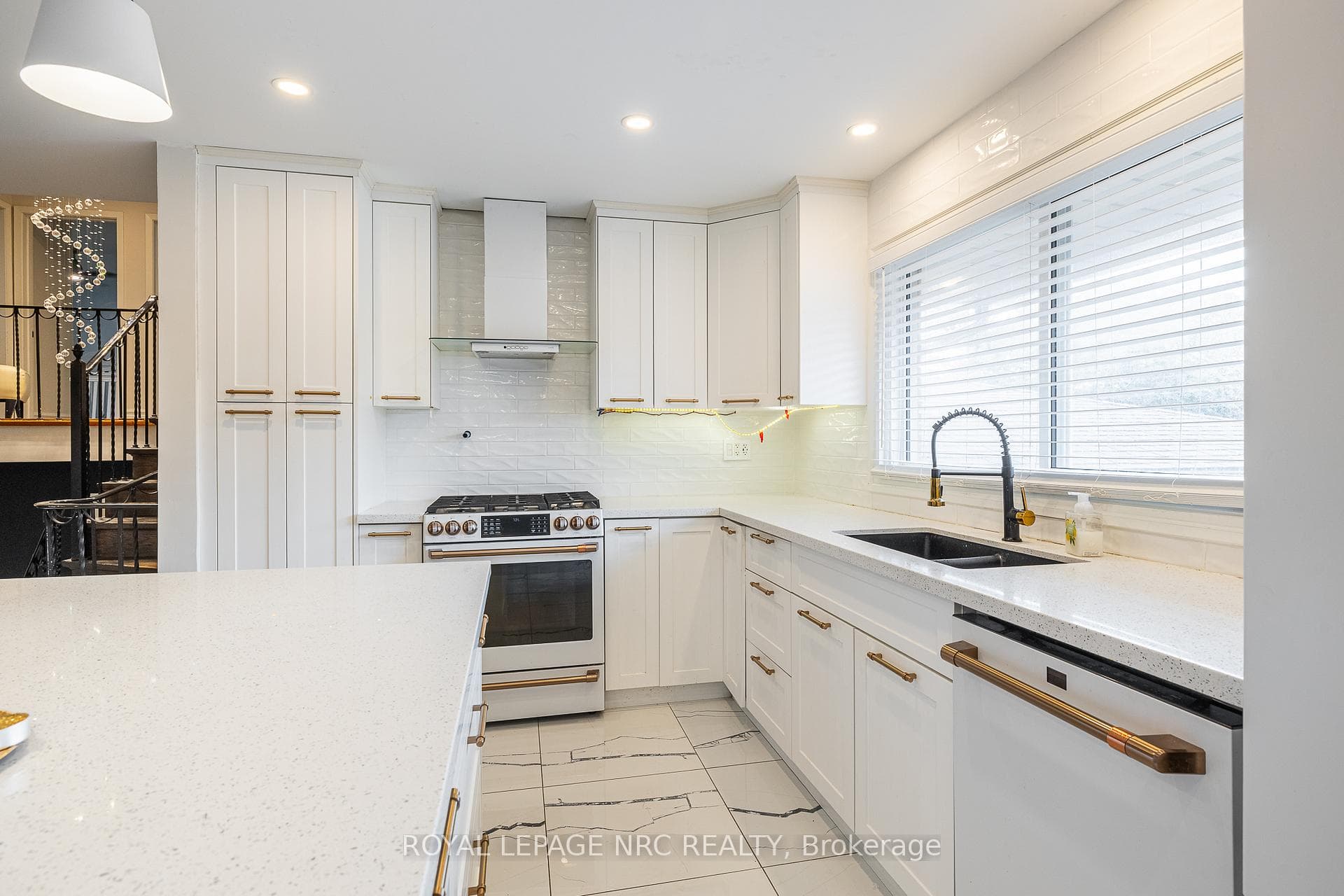 3797 Wiltshire Boulevard photo 15