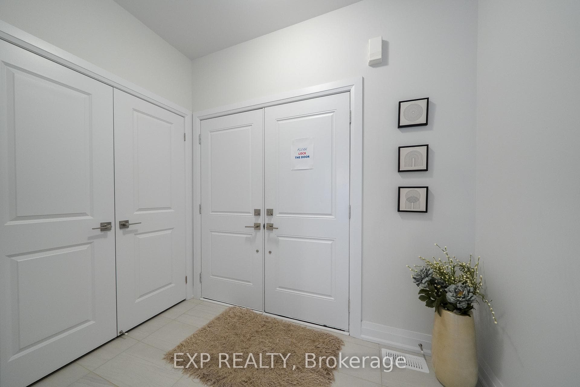 114 Seguin Street photo 3
