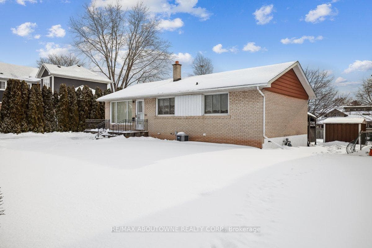 1332 Rebecca Street photo 4