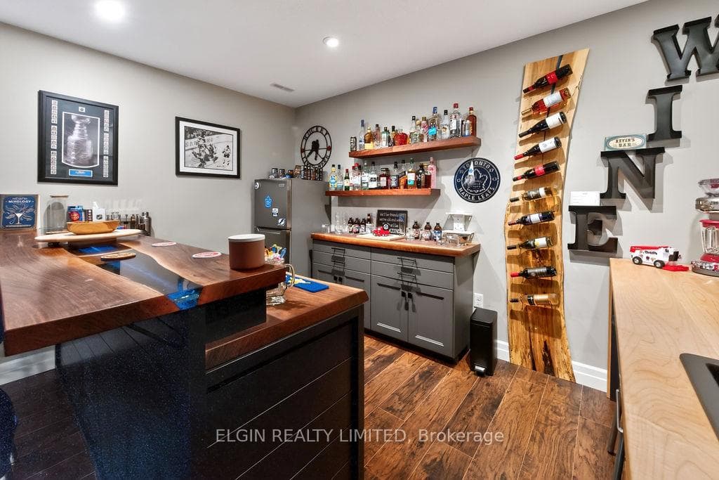 40 Glengariff Drive photo 22