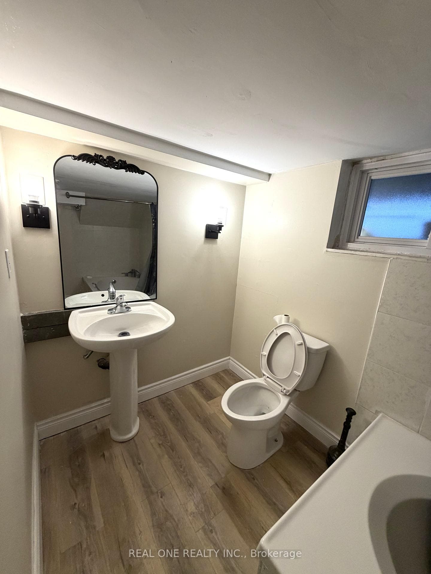 Unit B - Bathroom