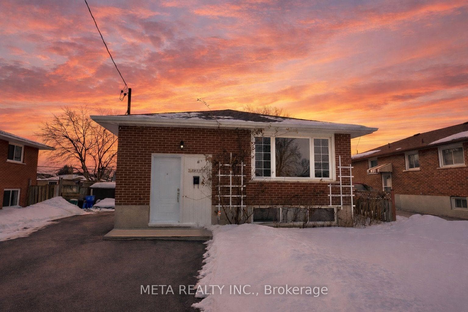 1398 Lakefield Street photo 20