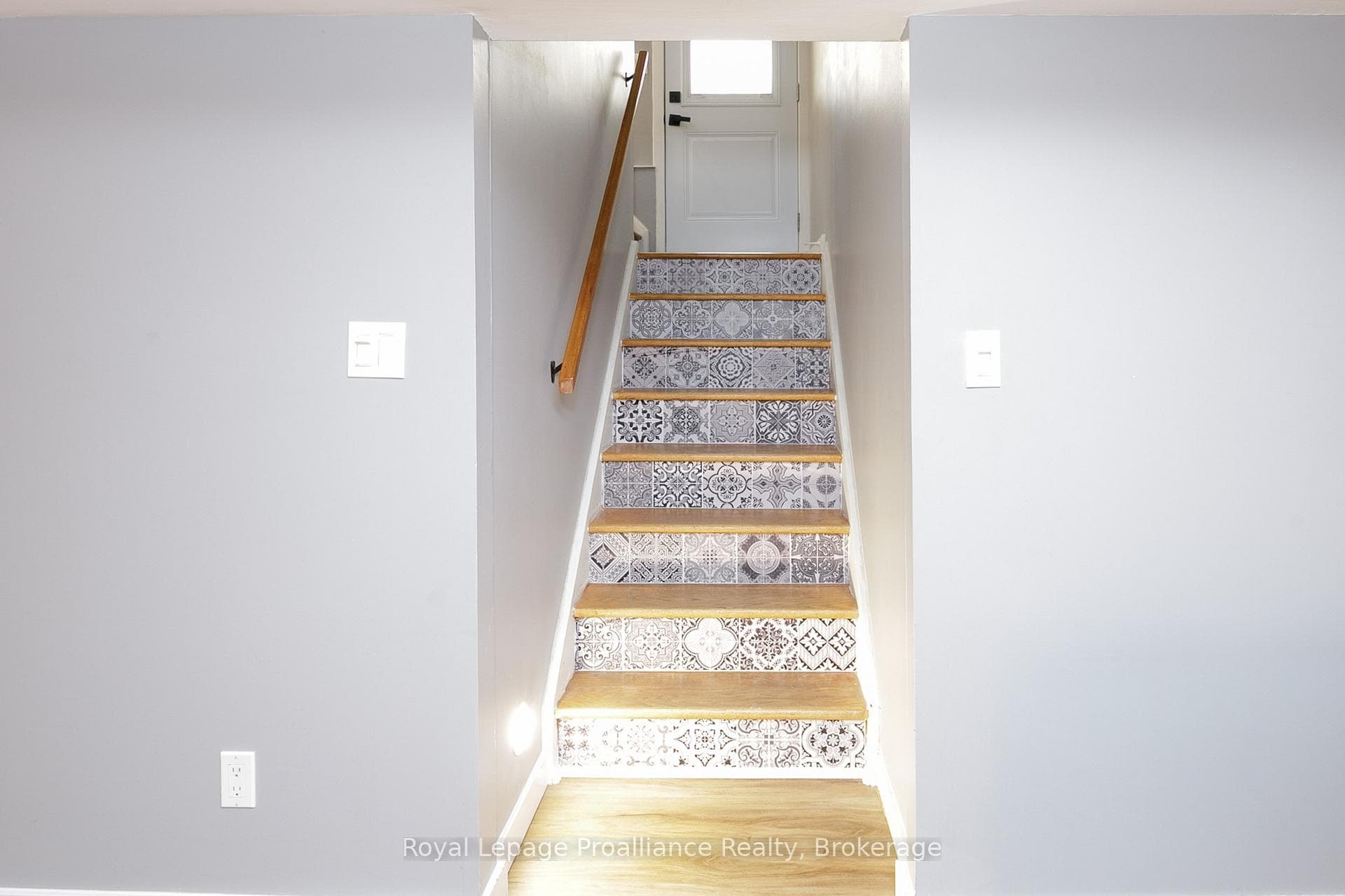 112 Prospect Hill photo 22