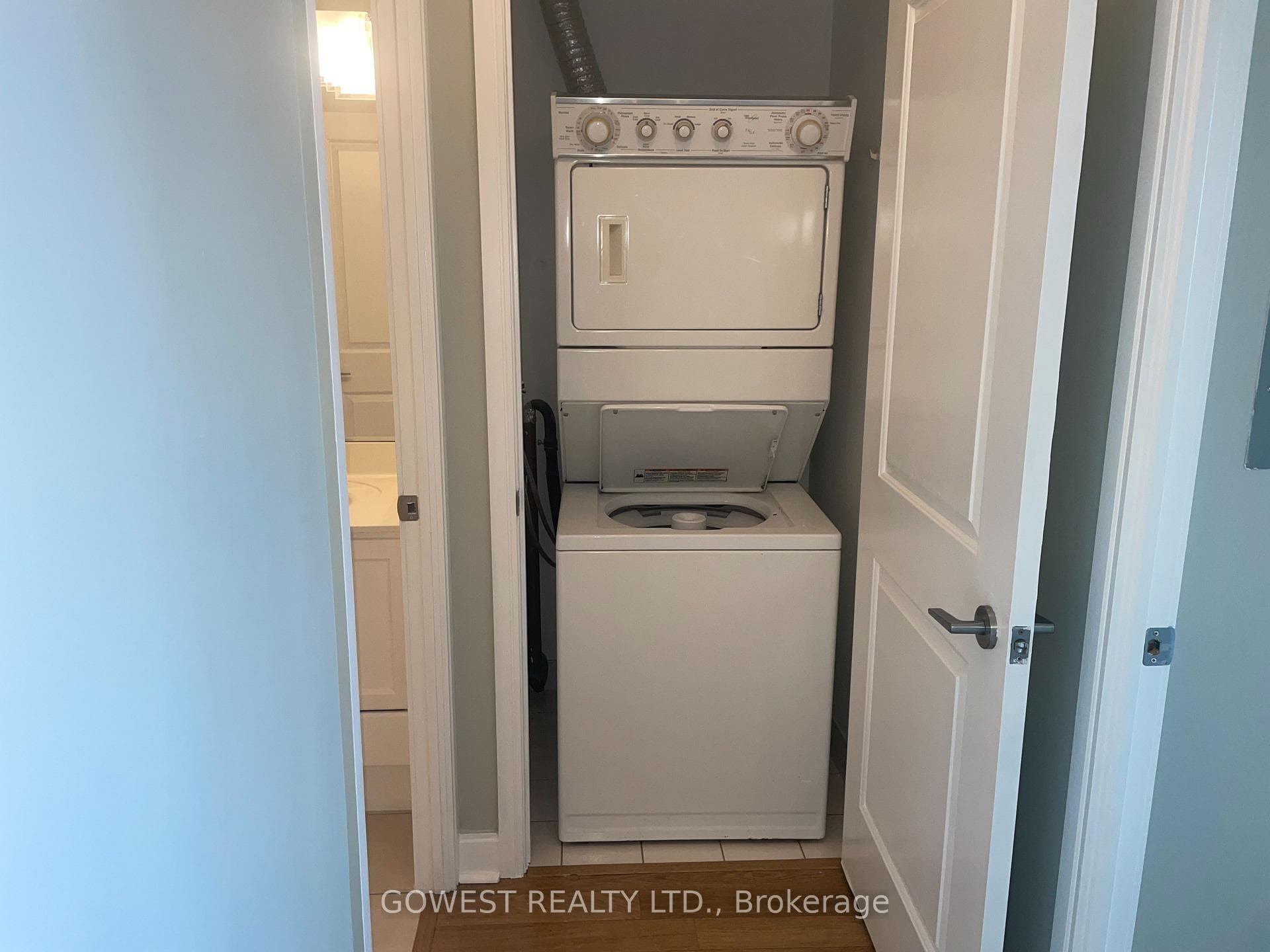 90 Absolute Avenue Unit 601 photo 12