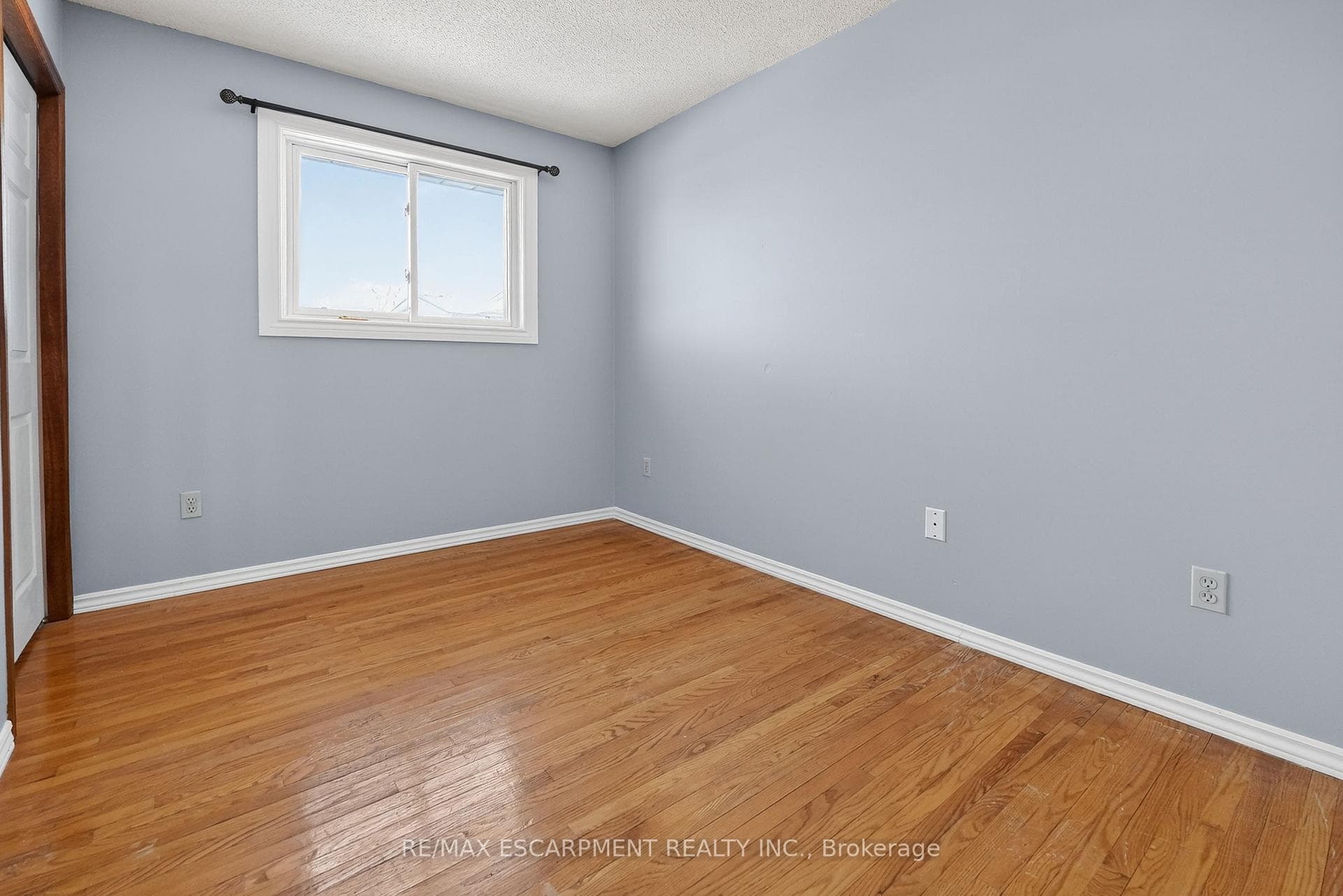 209 Ravenbury Drive photo 13