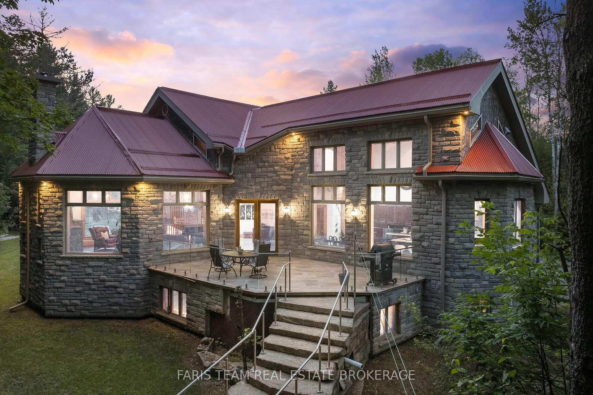 636 Harbour Street photo 48