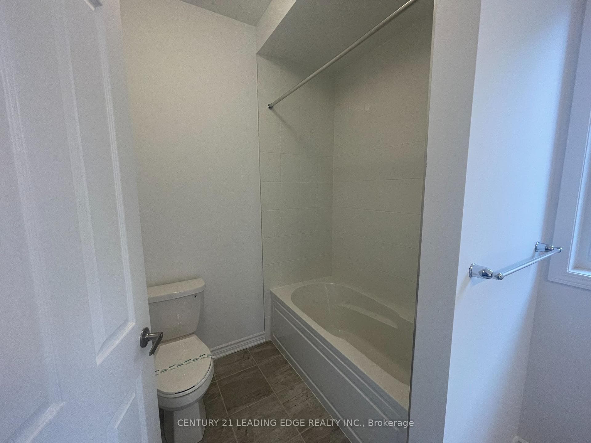 1838 Thames Circle photo 17