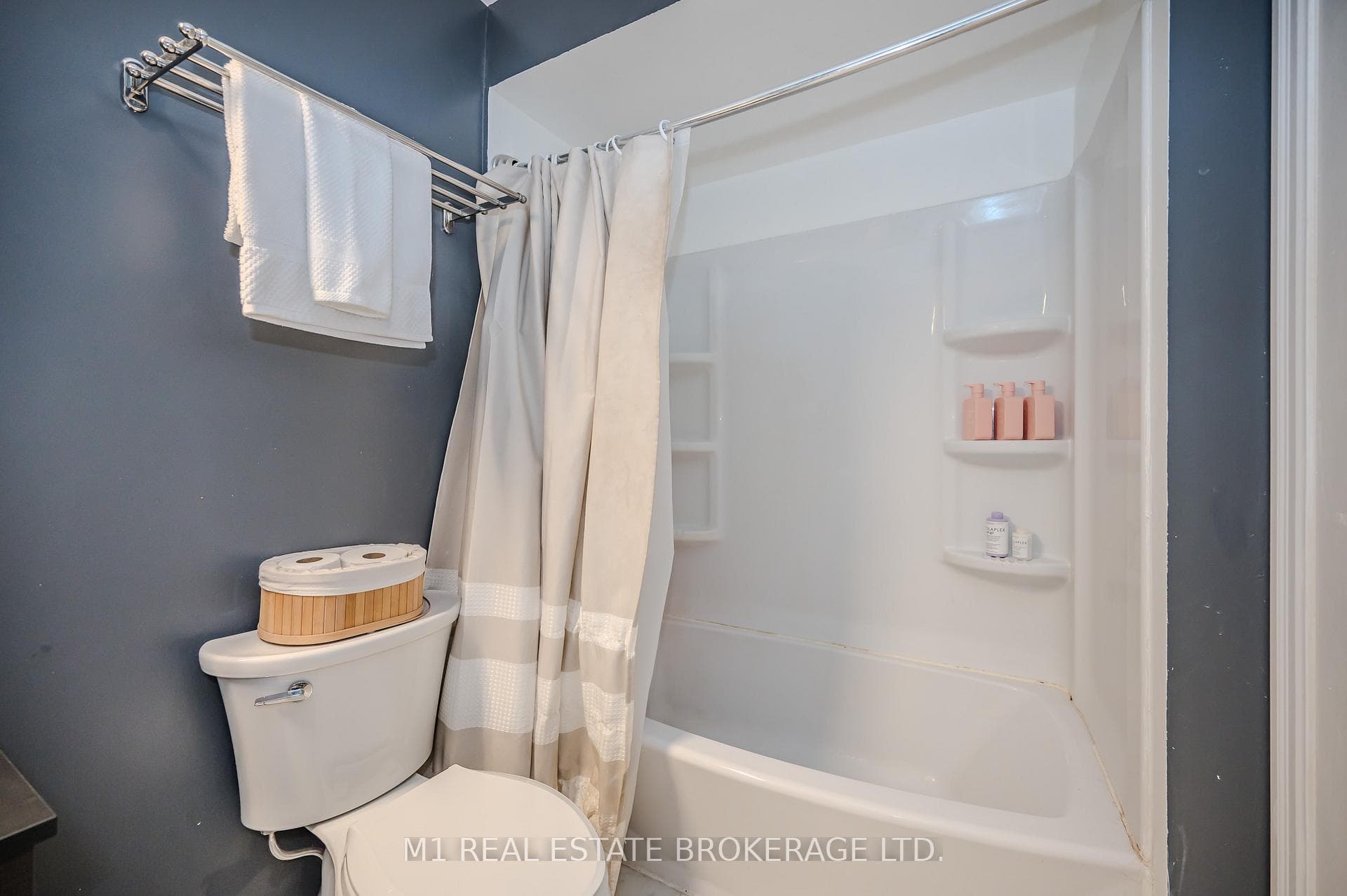 454 Janefield Avenue Unit 206 photo 21