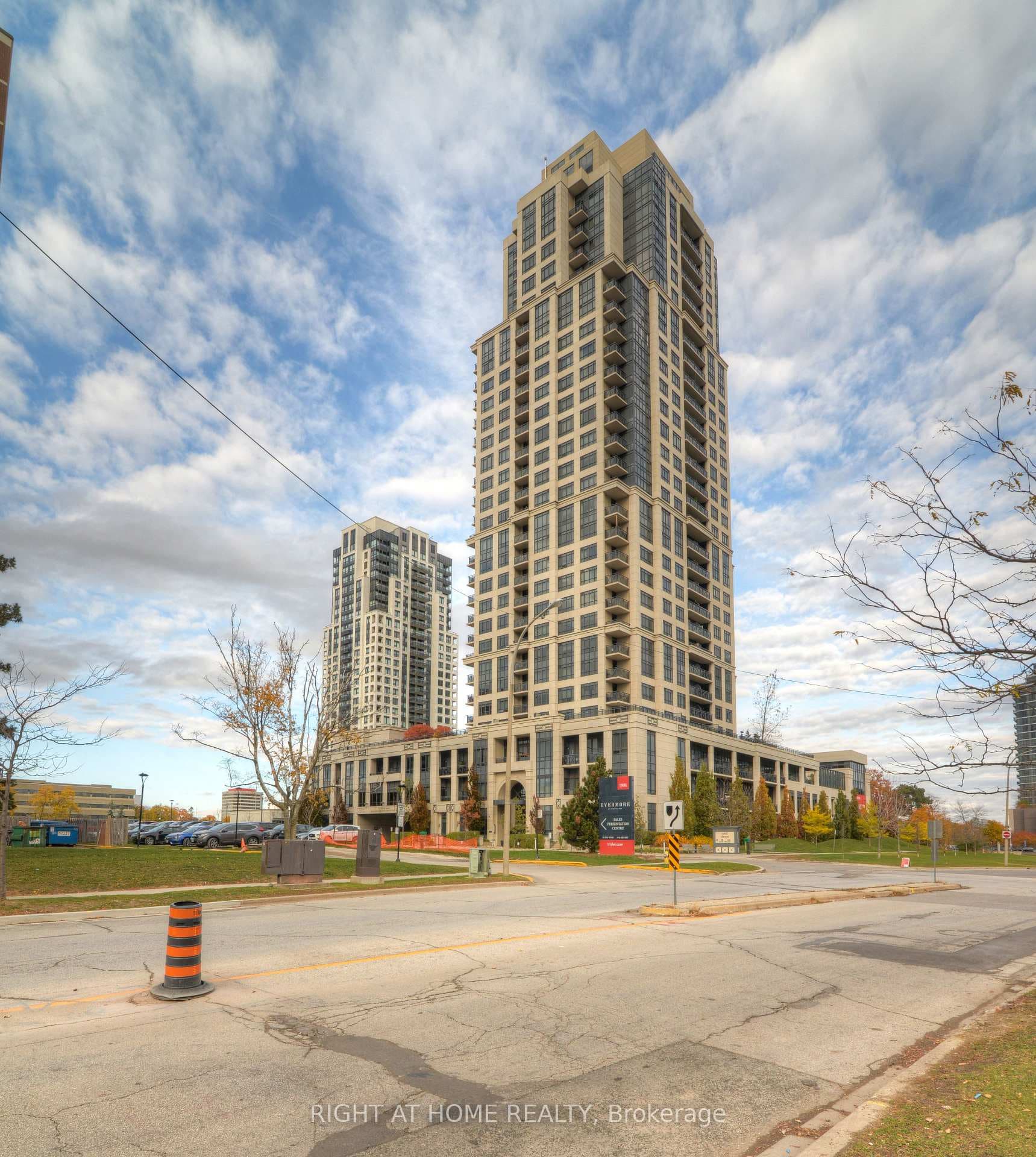 6 Eva Road Unit 2101 photo 2