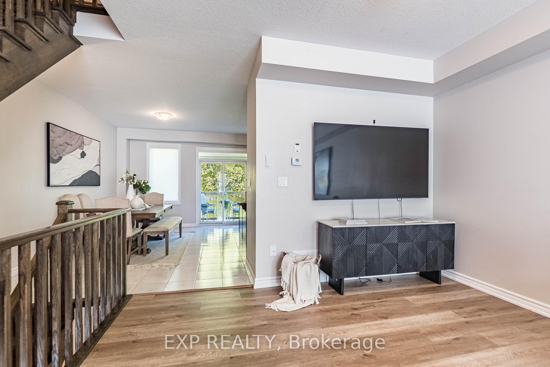 445 Ontario Street Unit 7 photo 14