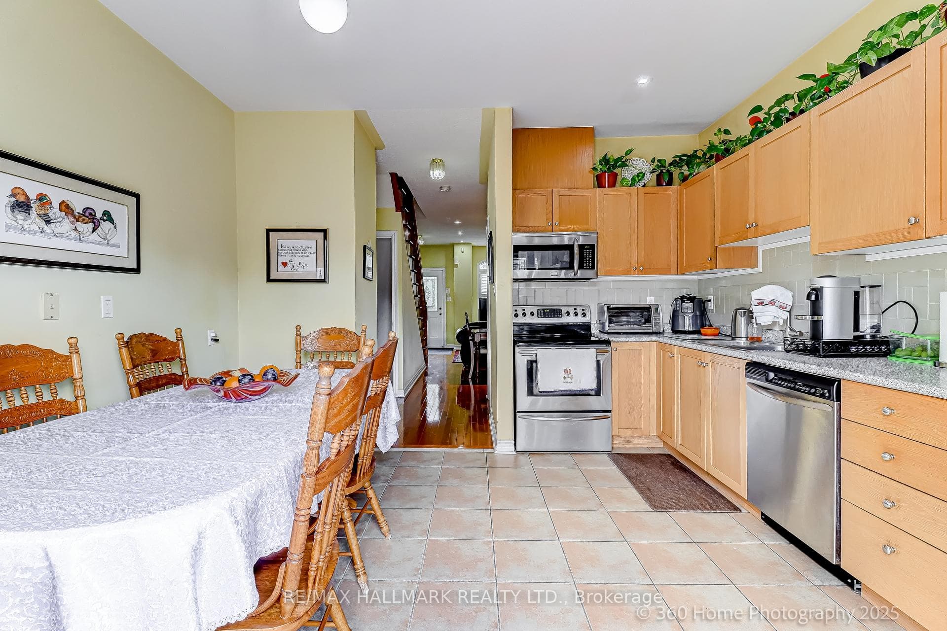 188 Rankin Crescent photo 4