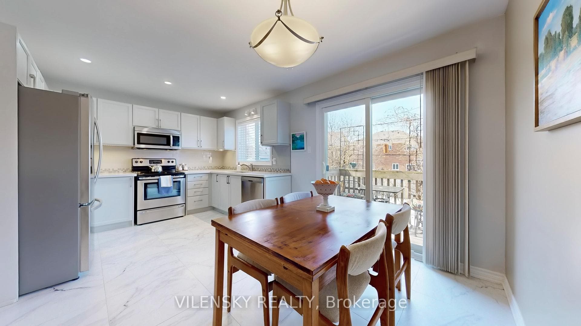 101 Foxfield Crescent photo 11