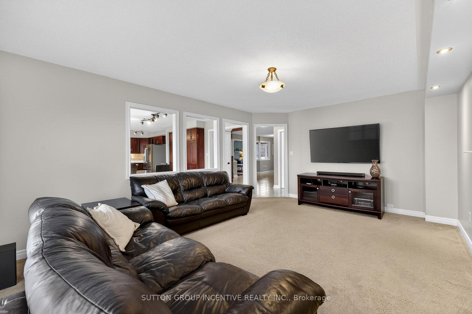 26 Prince Of Wales Drive photo 13