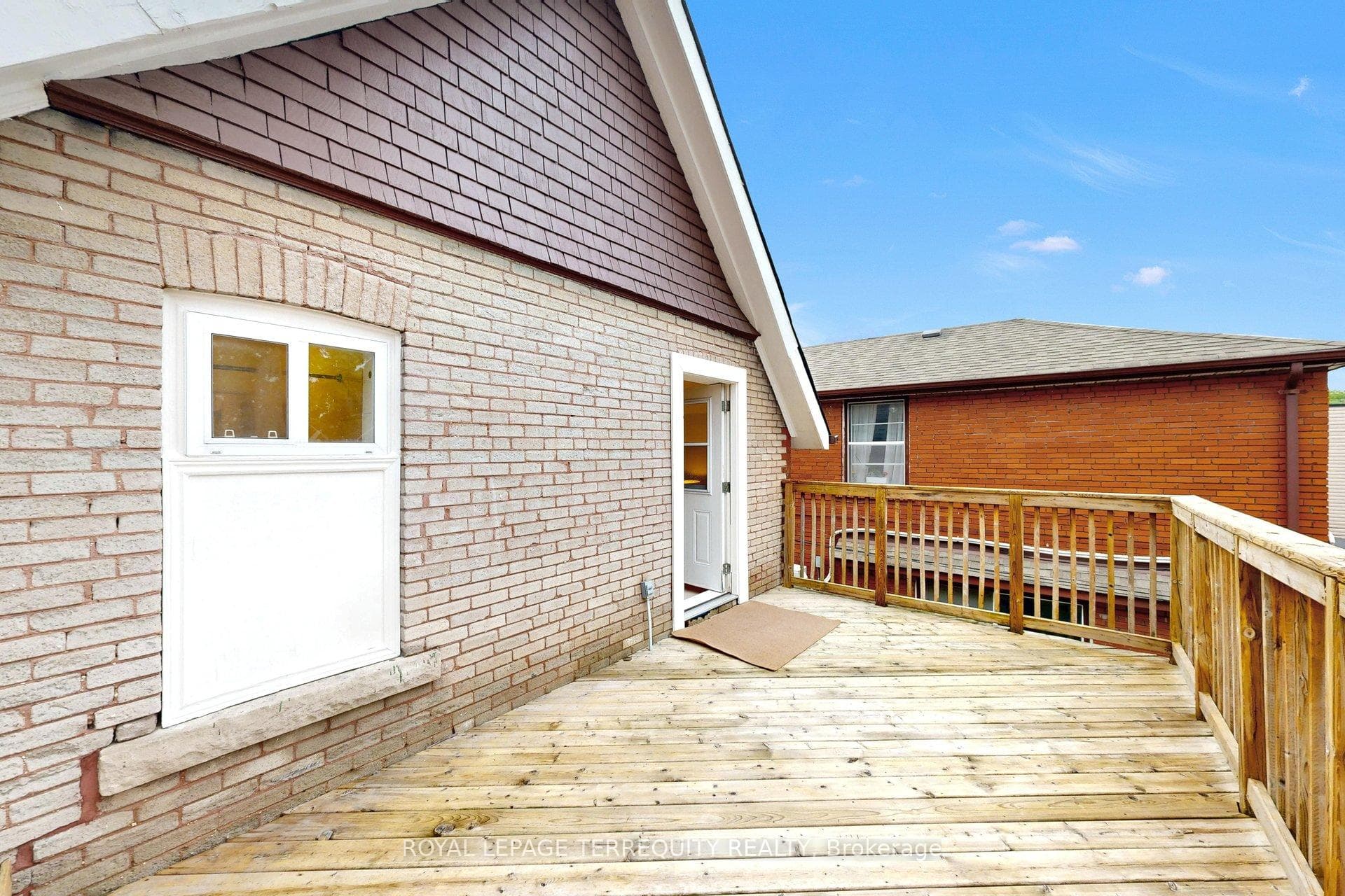 372 St Johns Road photo 22