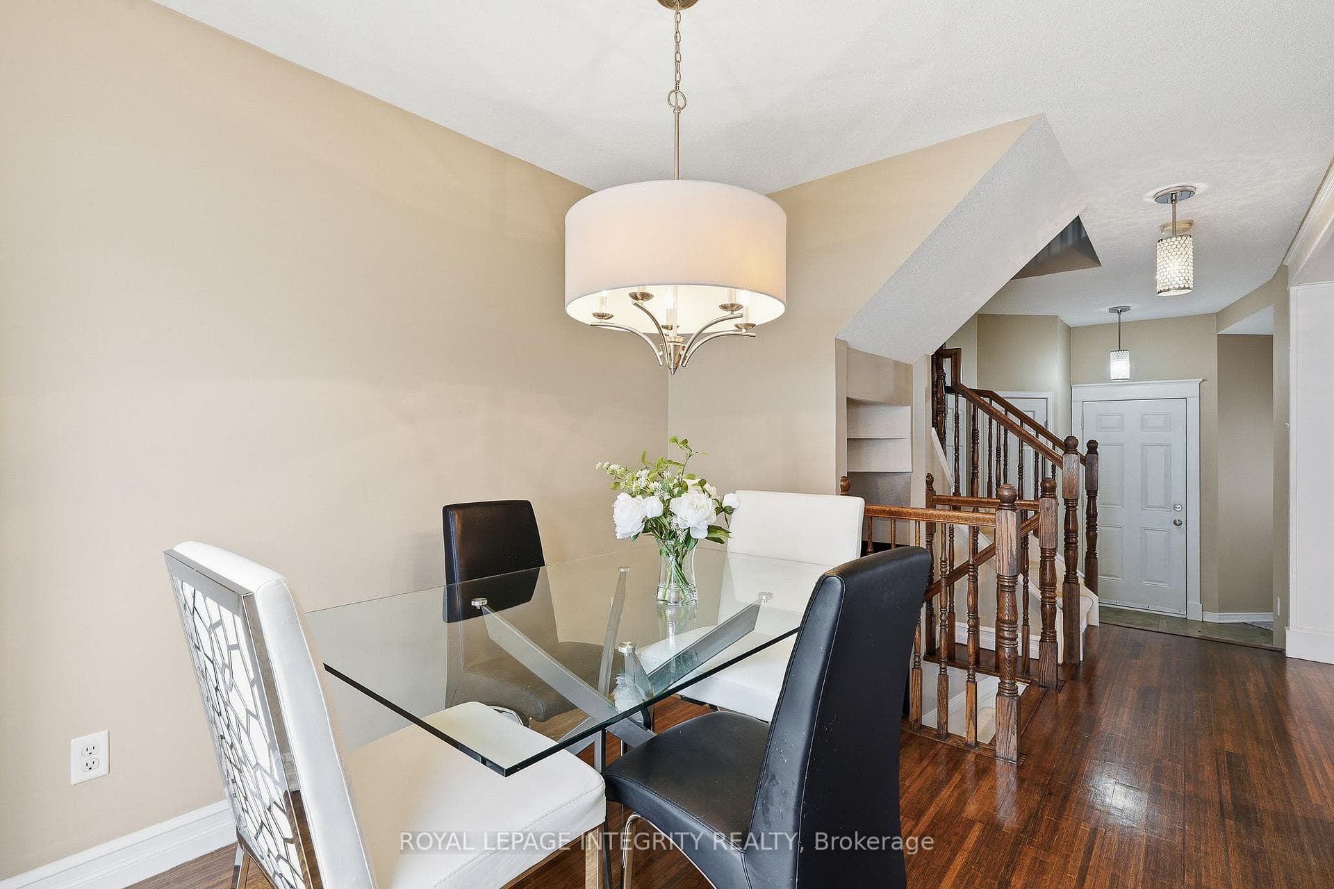 1073 Brasseur Crescent photo 11