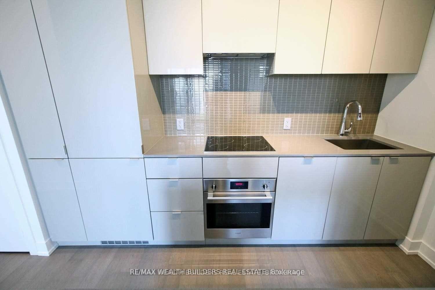 7 Grenville Street Unit 1103 photo 4