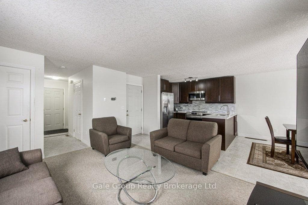 711 Southwood Way photo 9
