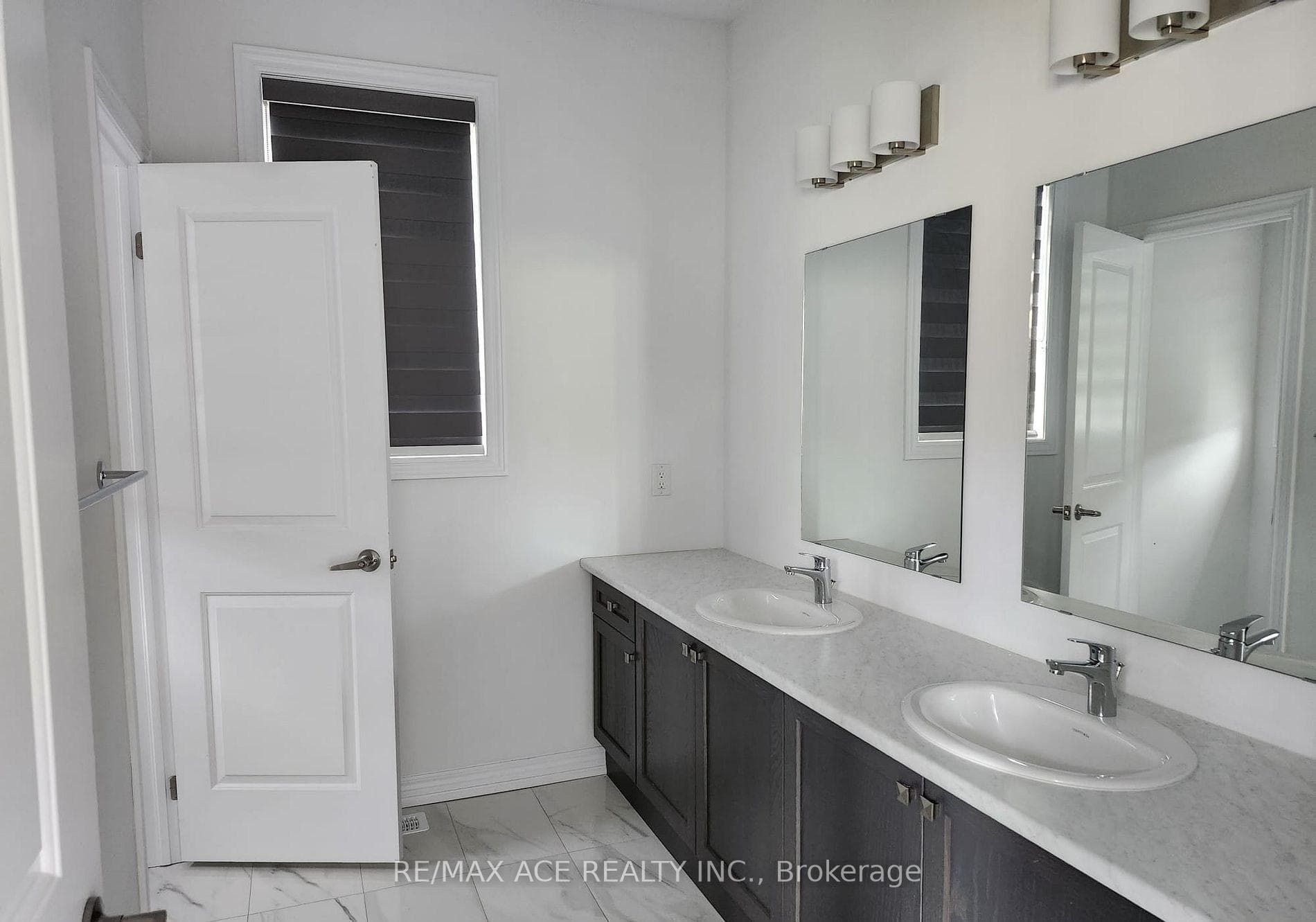 976 Andrew Murdoch Street photo 14