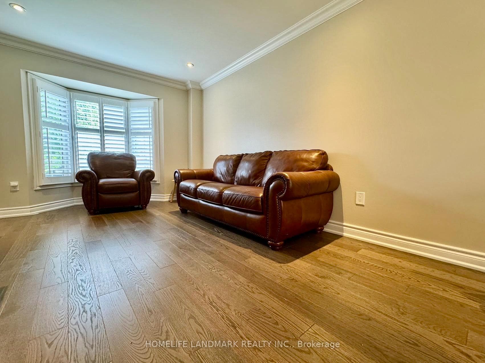 1160 Thoresby Drive photo 13