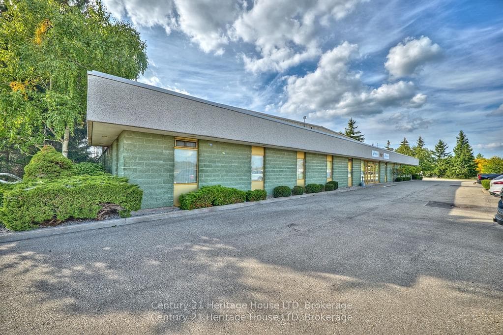 1767 Pettit Road photo 2