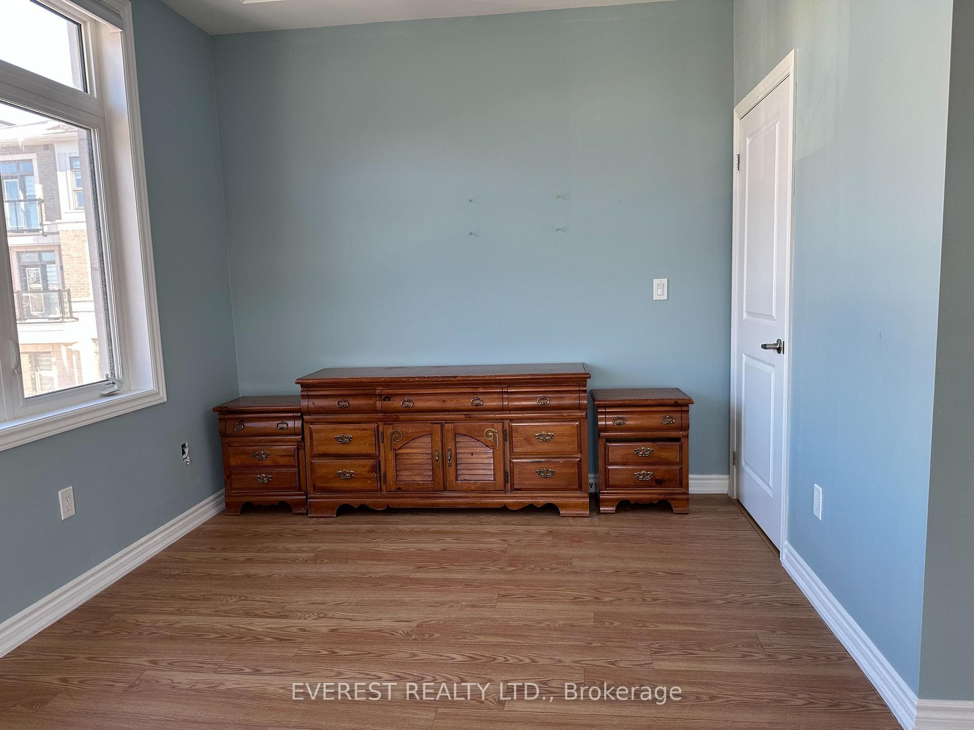 50 Halliford Place Unit 606 photo 22