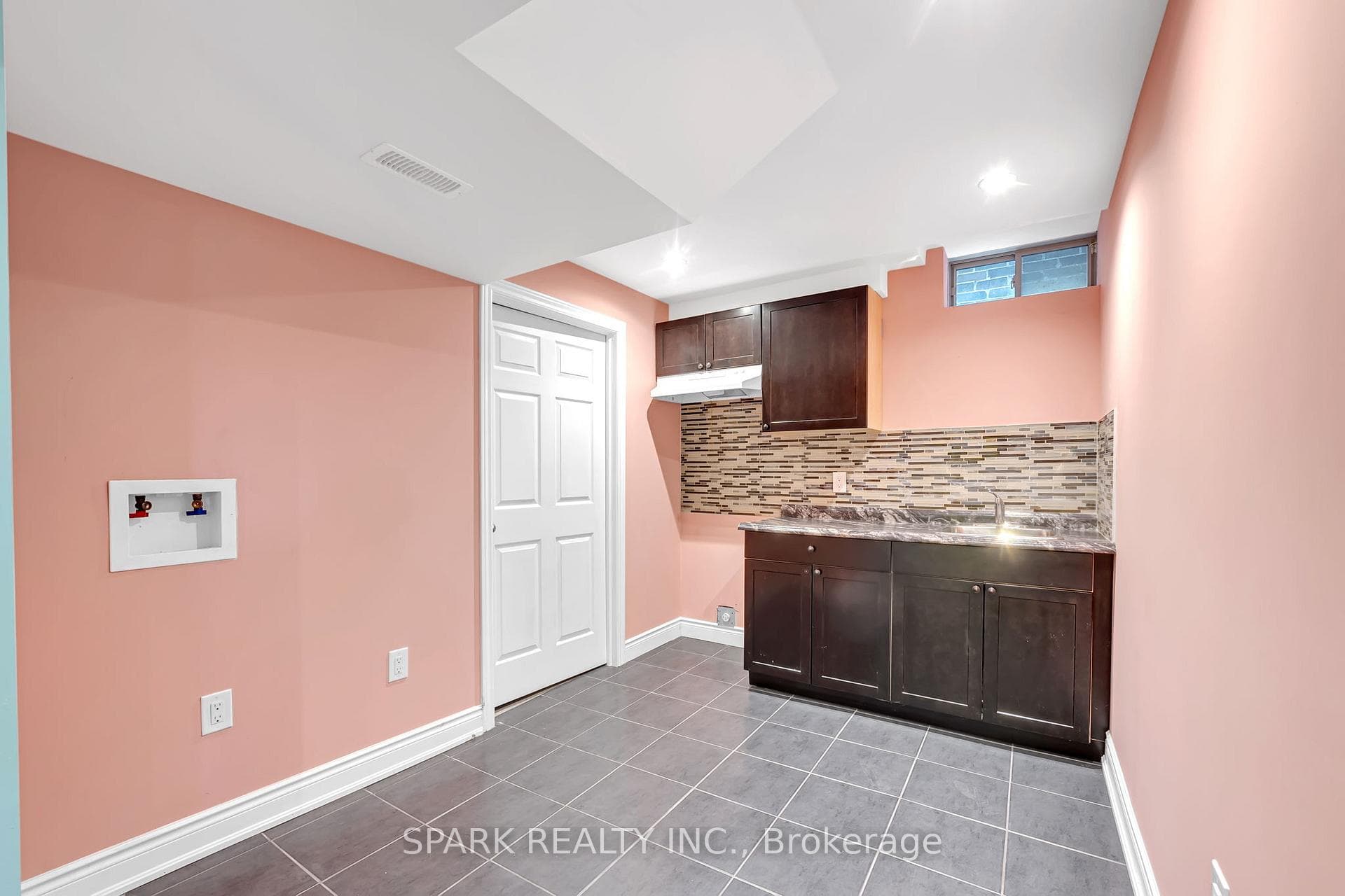 4 Cutts Crescent photo 18