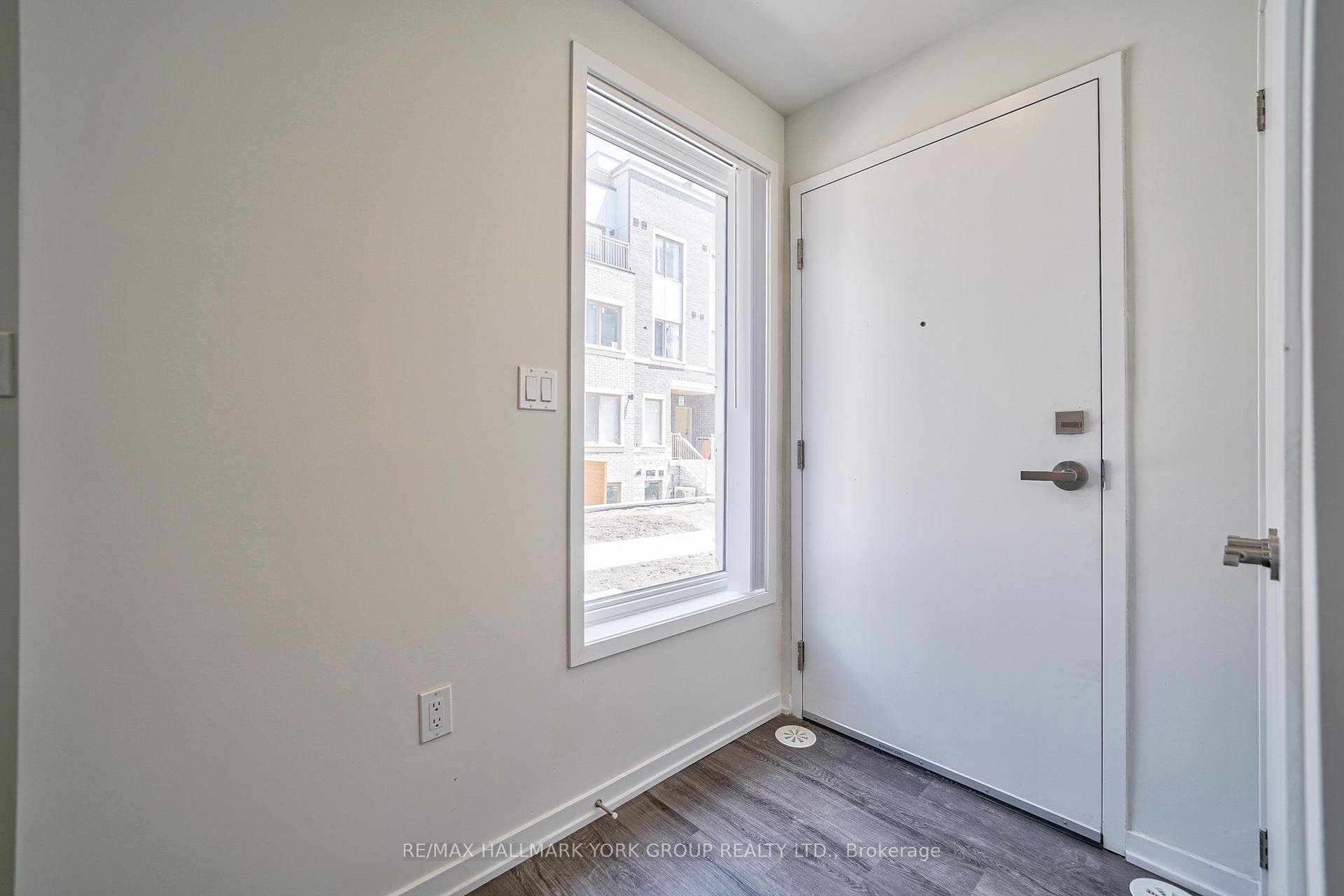 151 Honeycrisp Crescent Unit 180 photo 7
