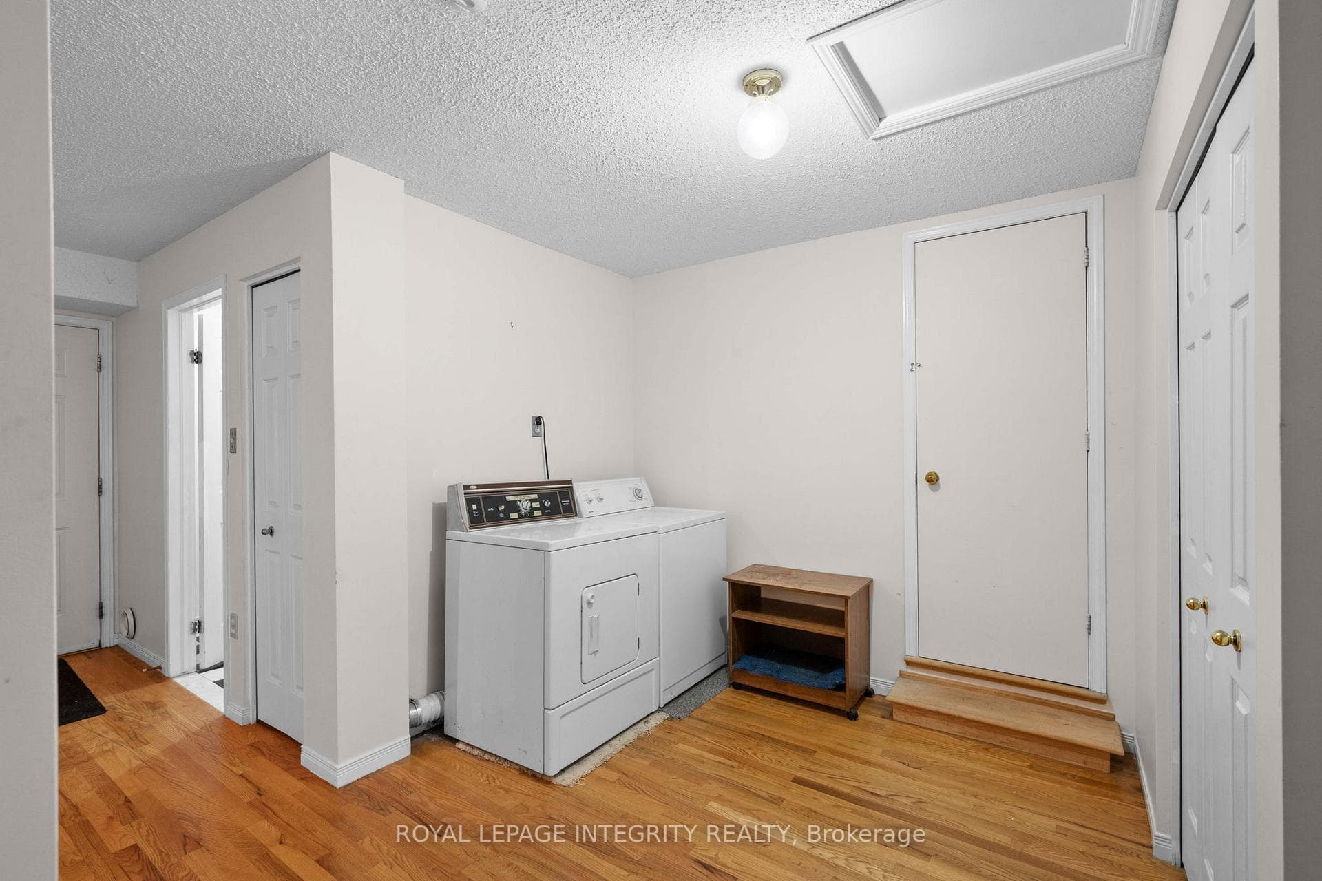39 Mohawk Crescent photo 28