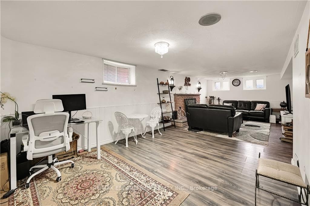 44 Tara Court photo 25