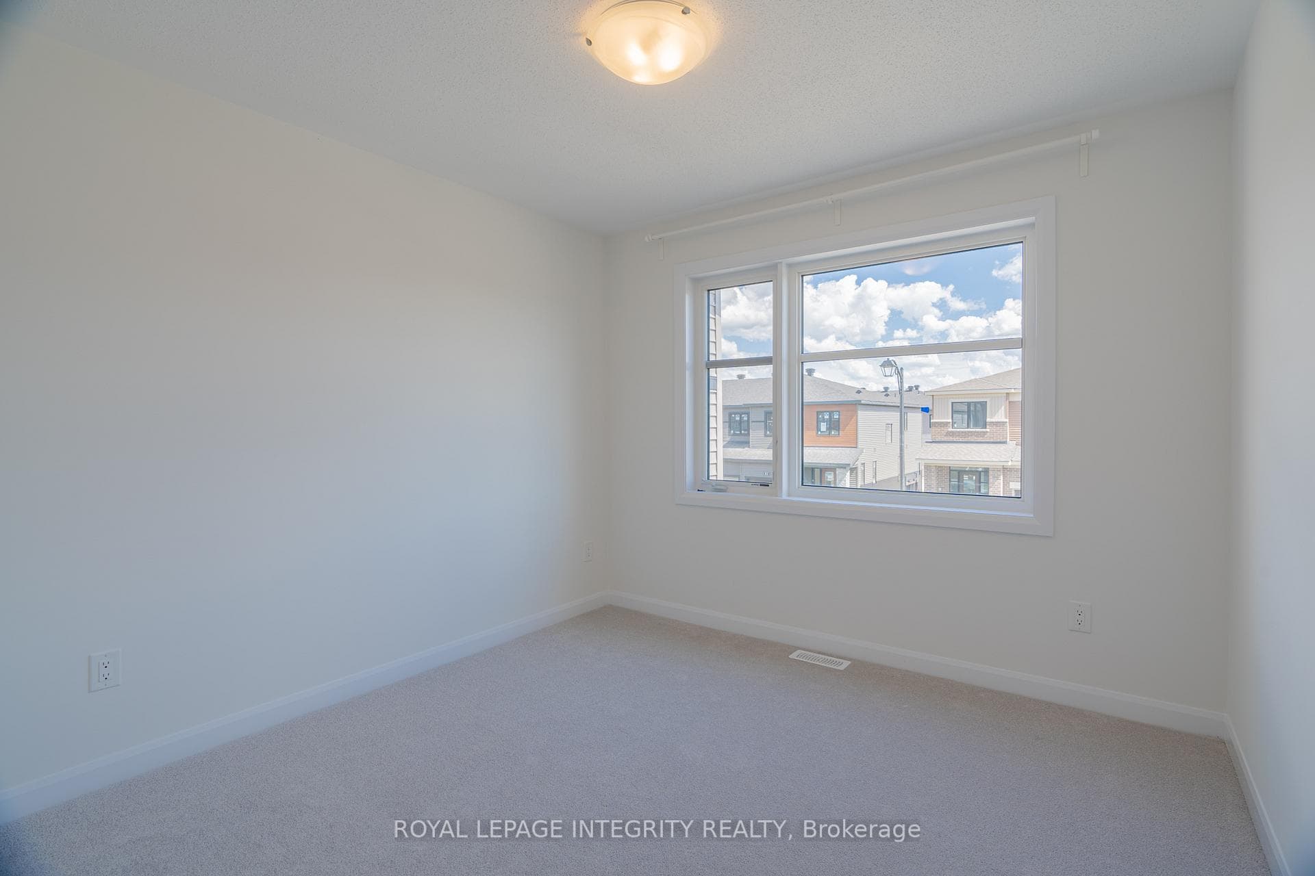 90 OSLER Street photo 17