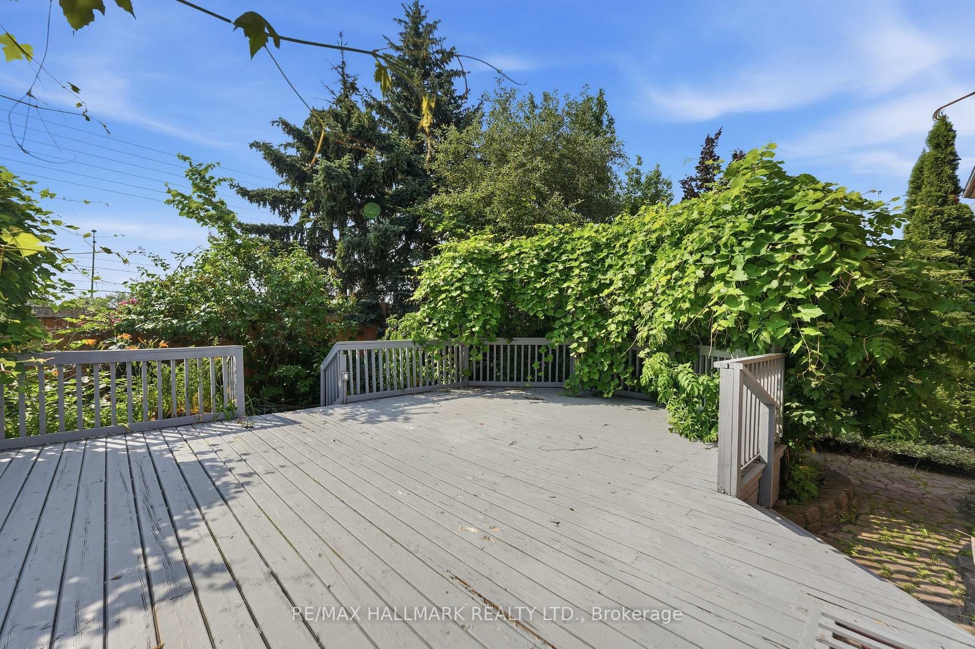 2013 Rosemount Crescent photo 41