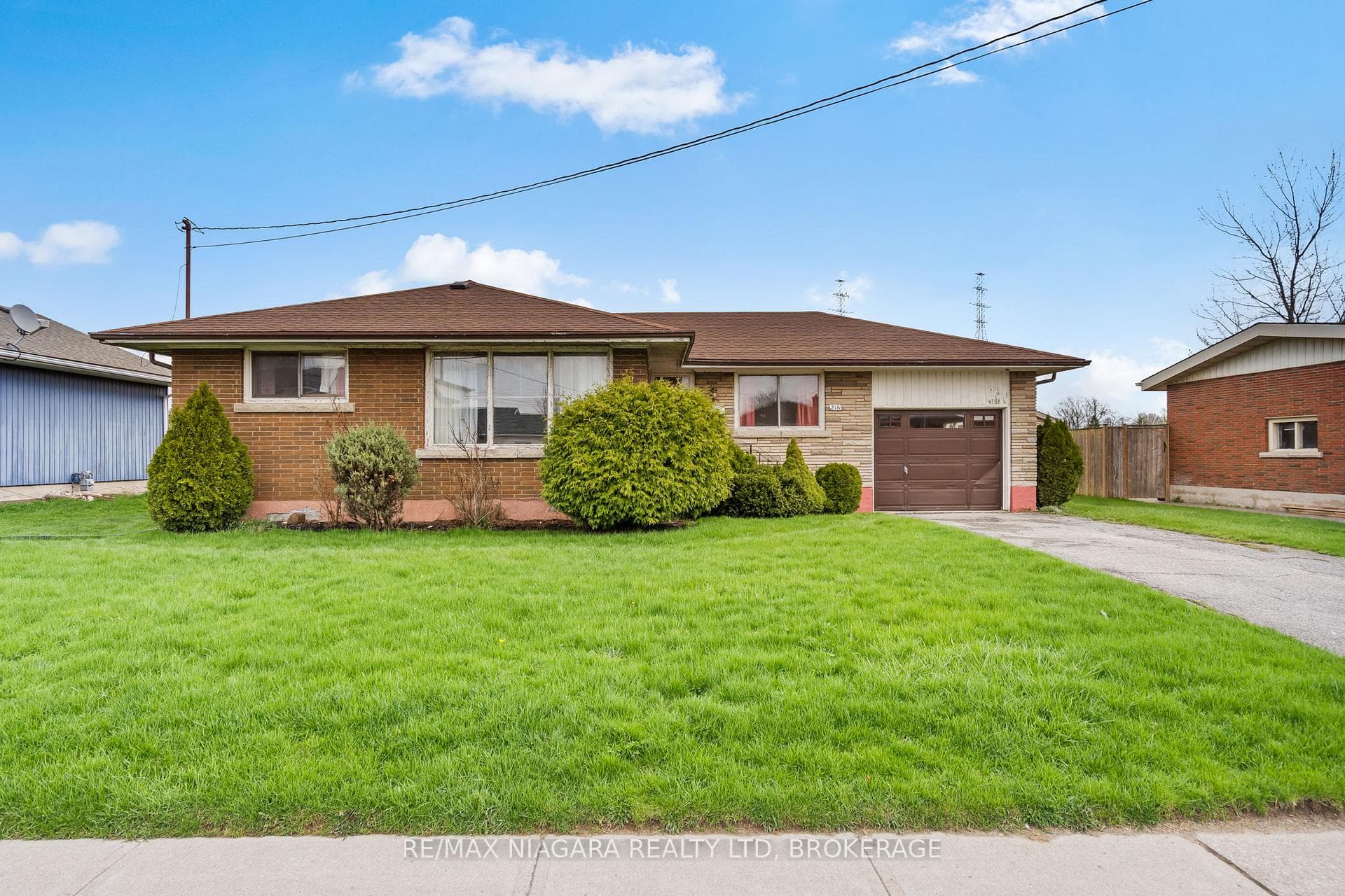 216 Wellington Street photo 2