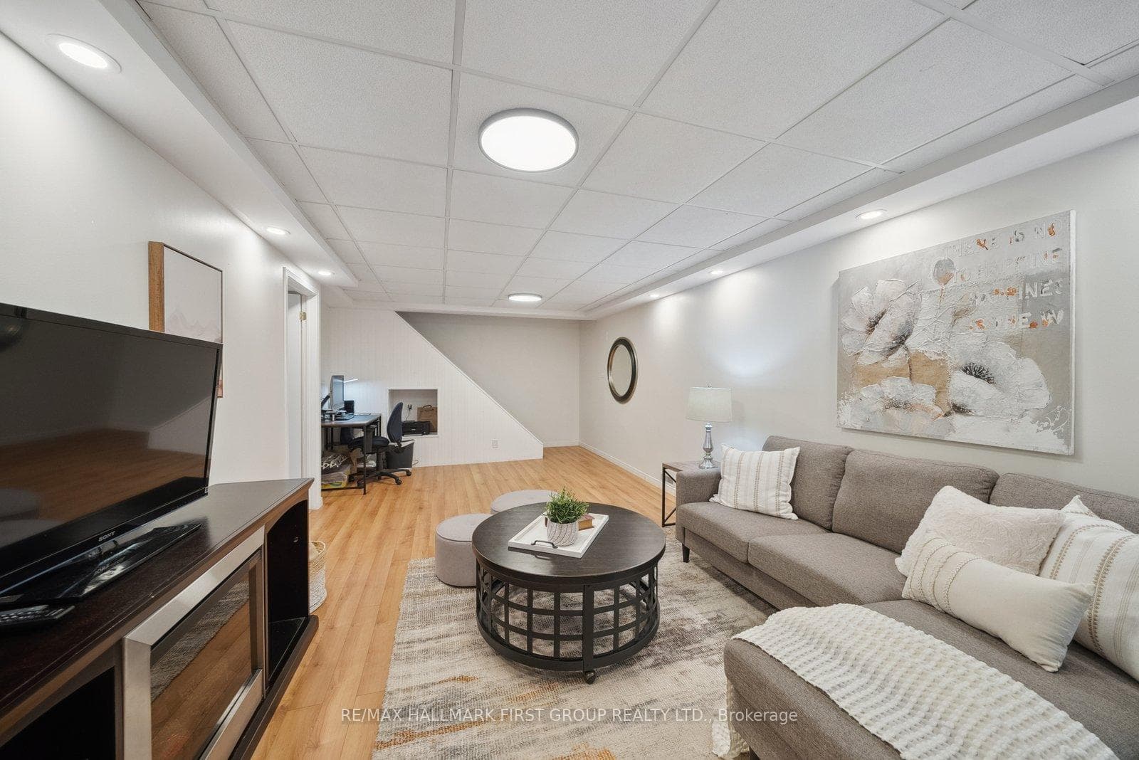 820 Hanworth Court photo 29