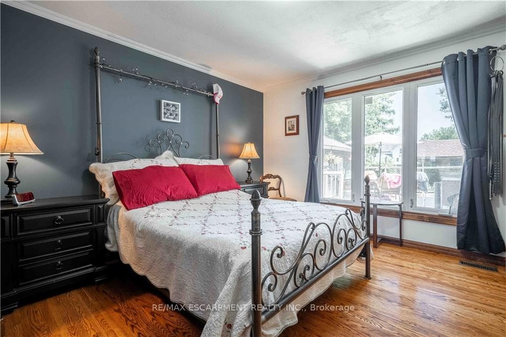 4277 William Street photo 21