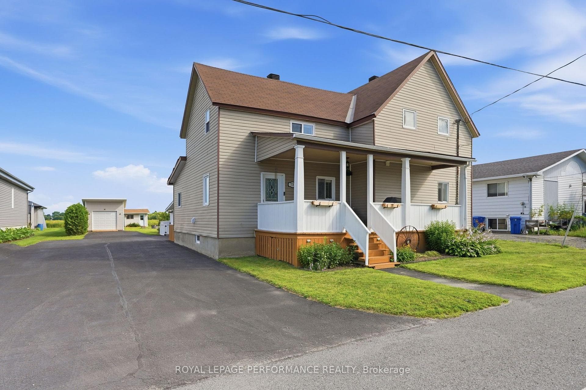 770 Station Street photo 1