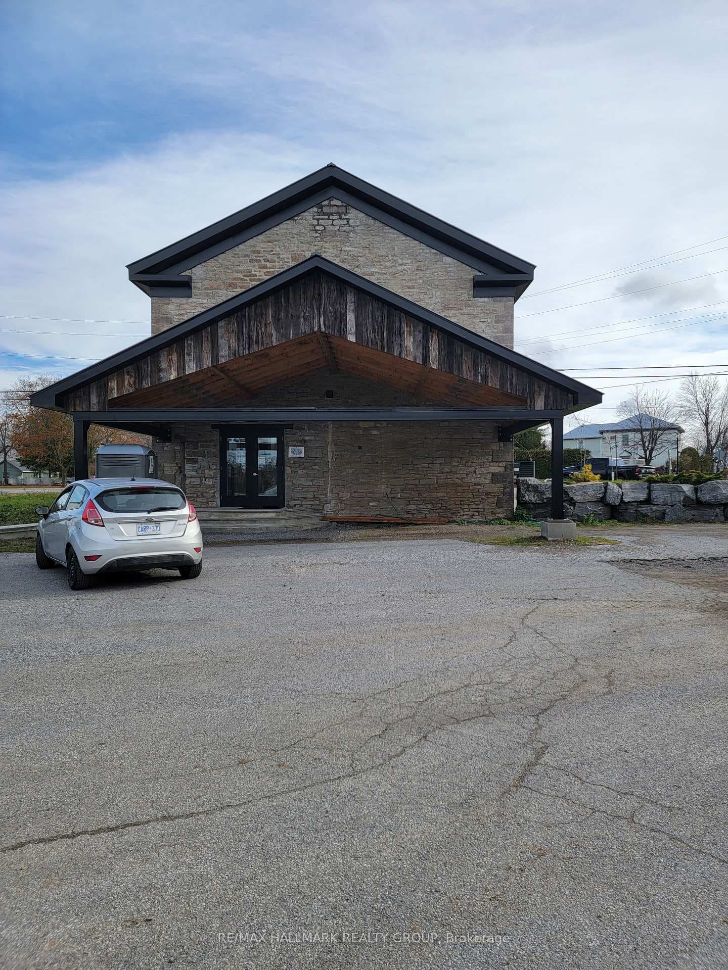 115 Grenville Way photo 1