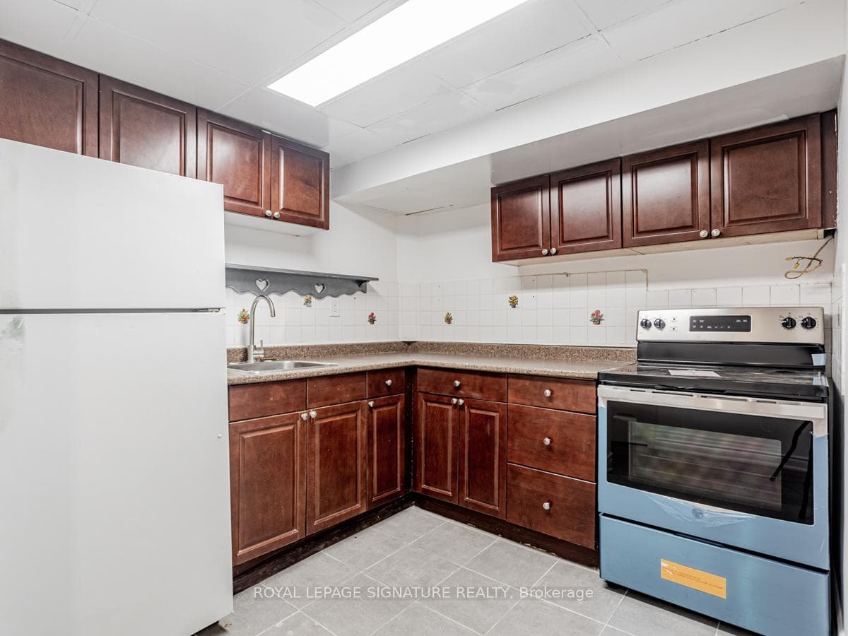 61 Parkside Drive Unit Bsmt photo 7