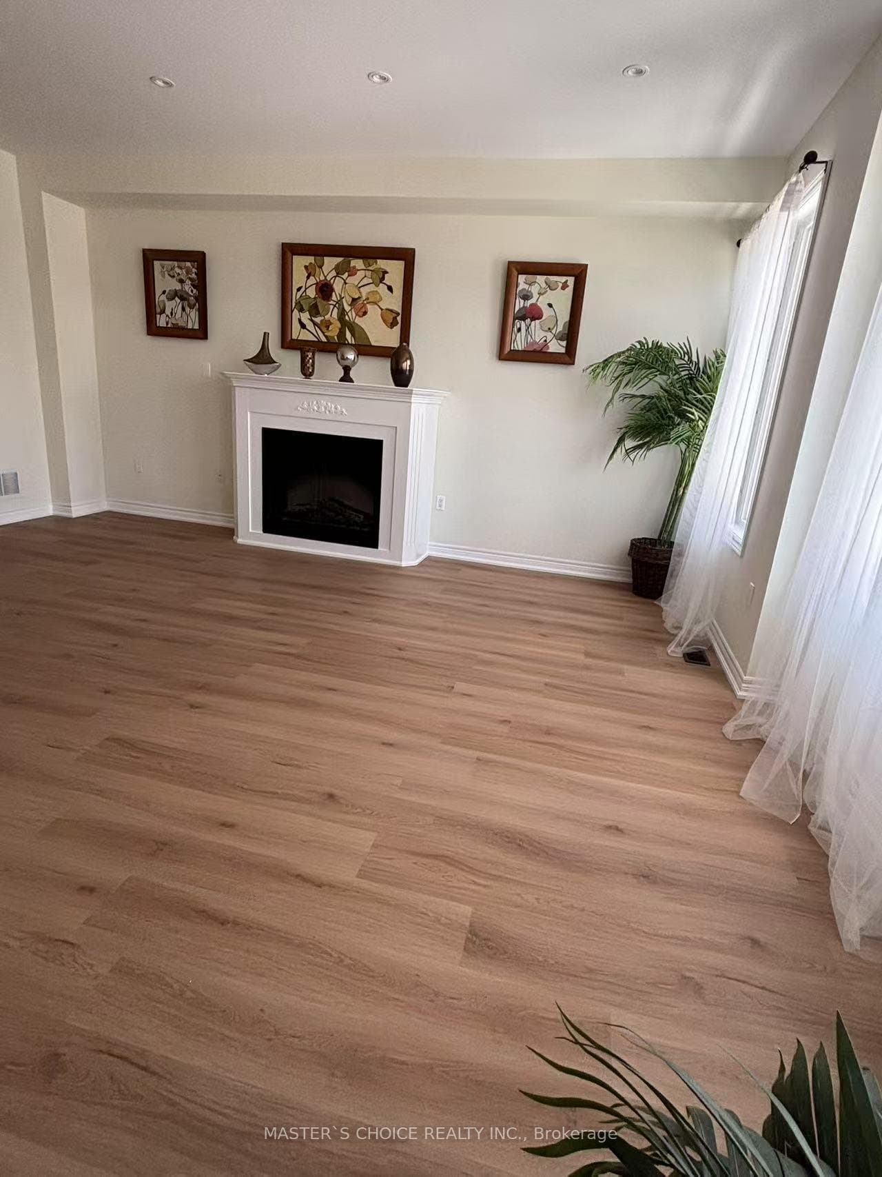 160 Yorkland Street photo 17