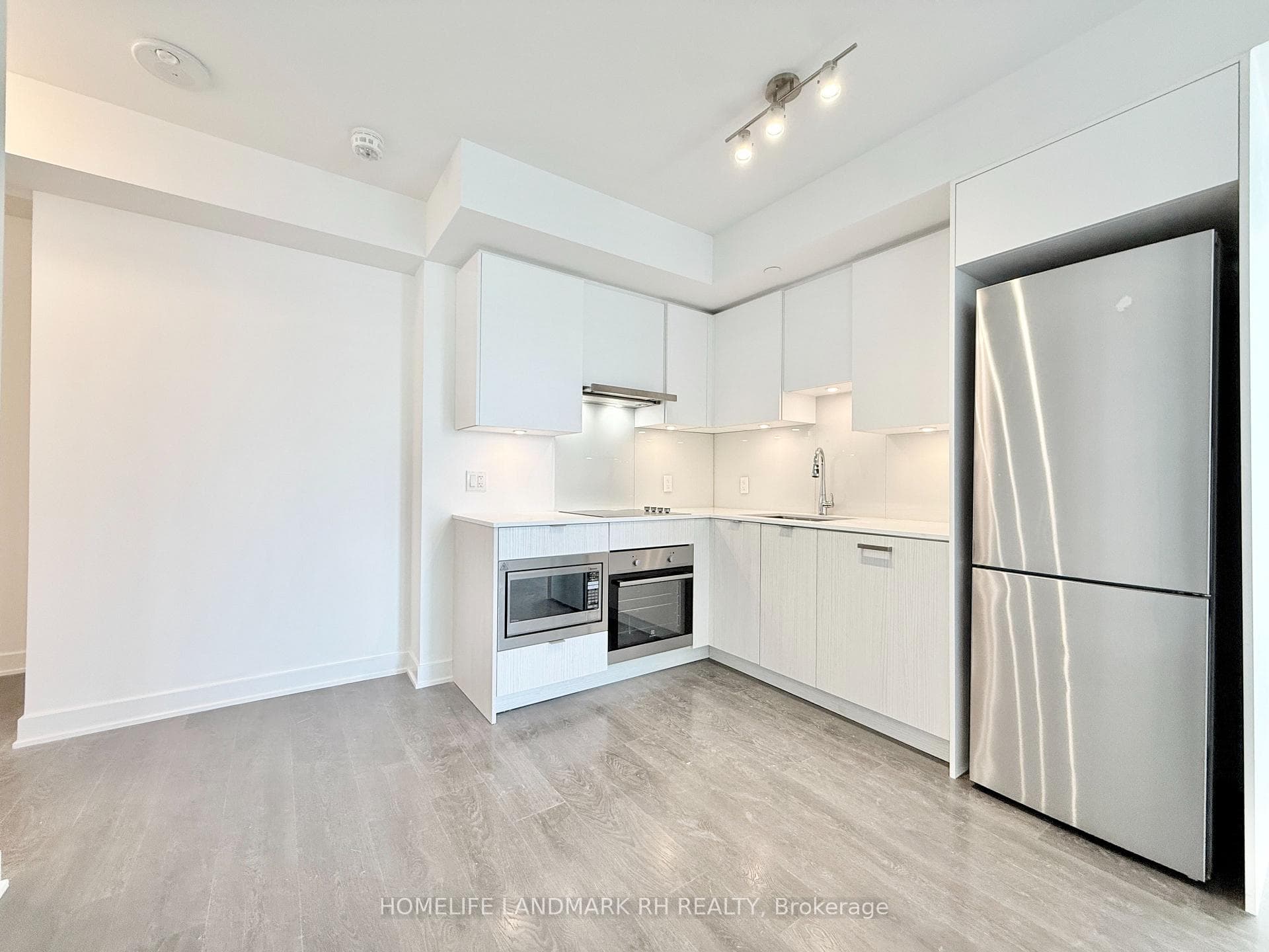 195 Redpath Avenue Unit 1912 photo 7