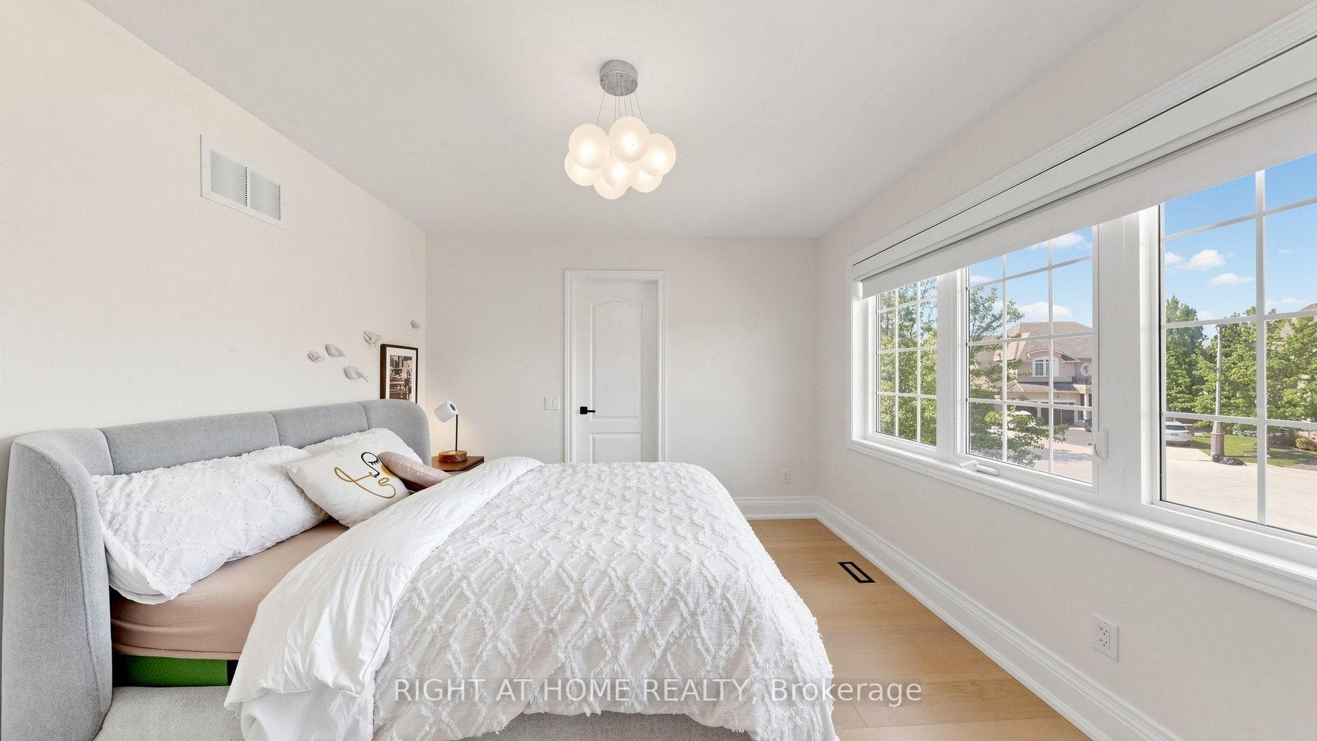 19 Heaney Court photo 31