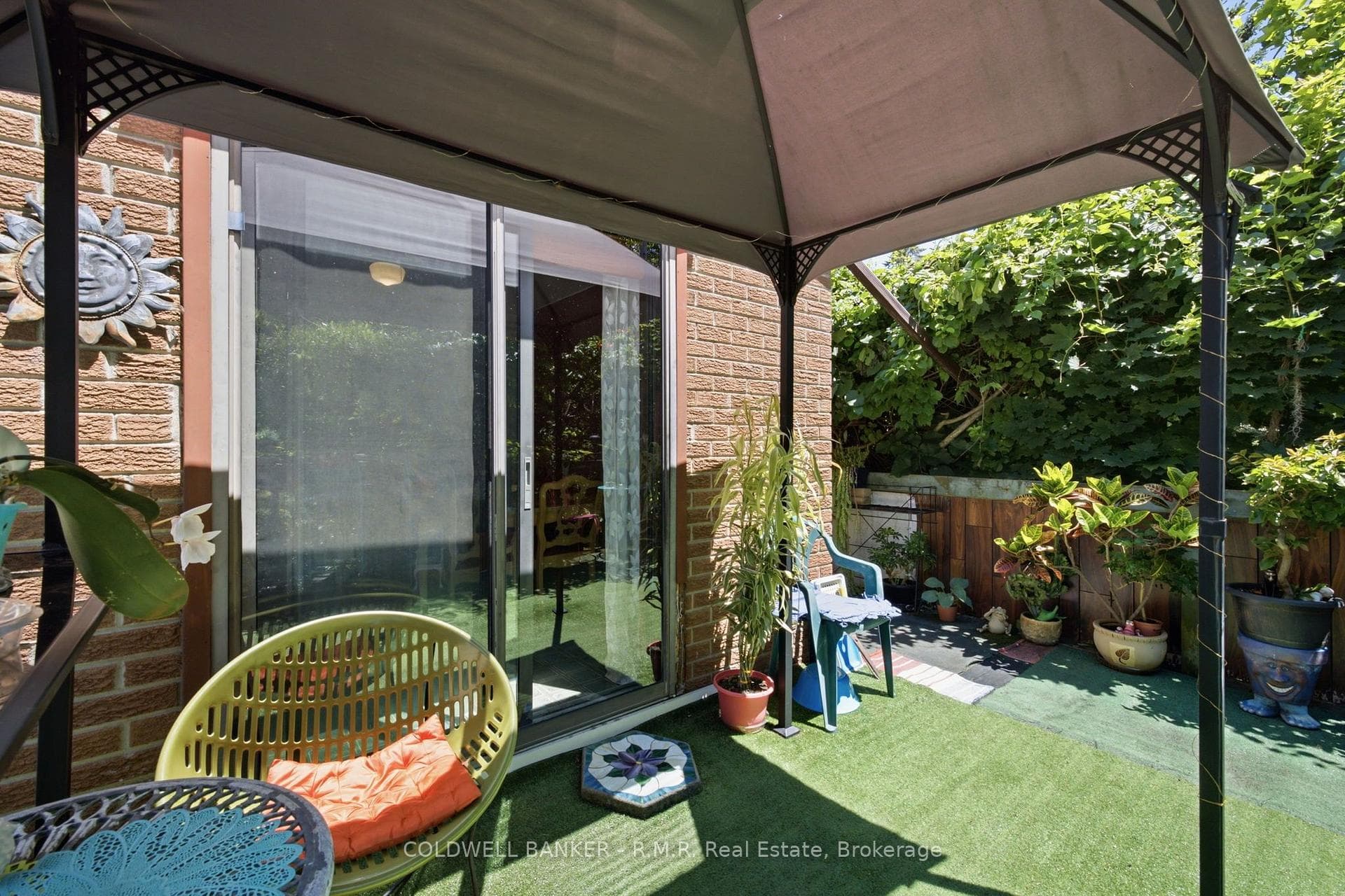 358 Camelot Court photo 8