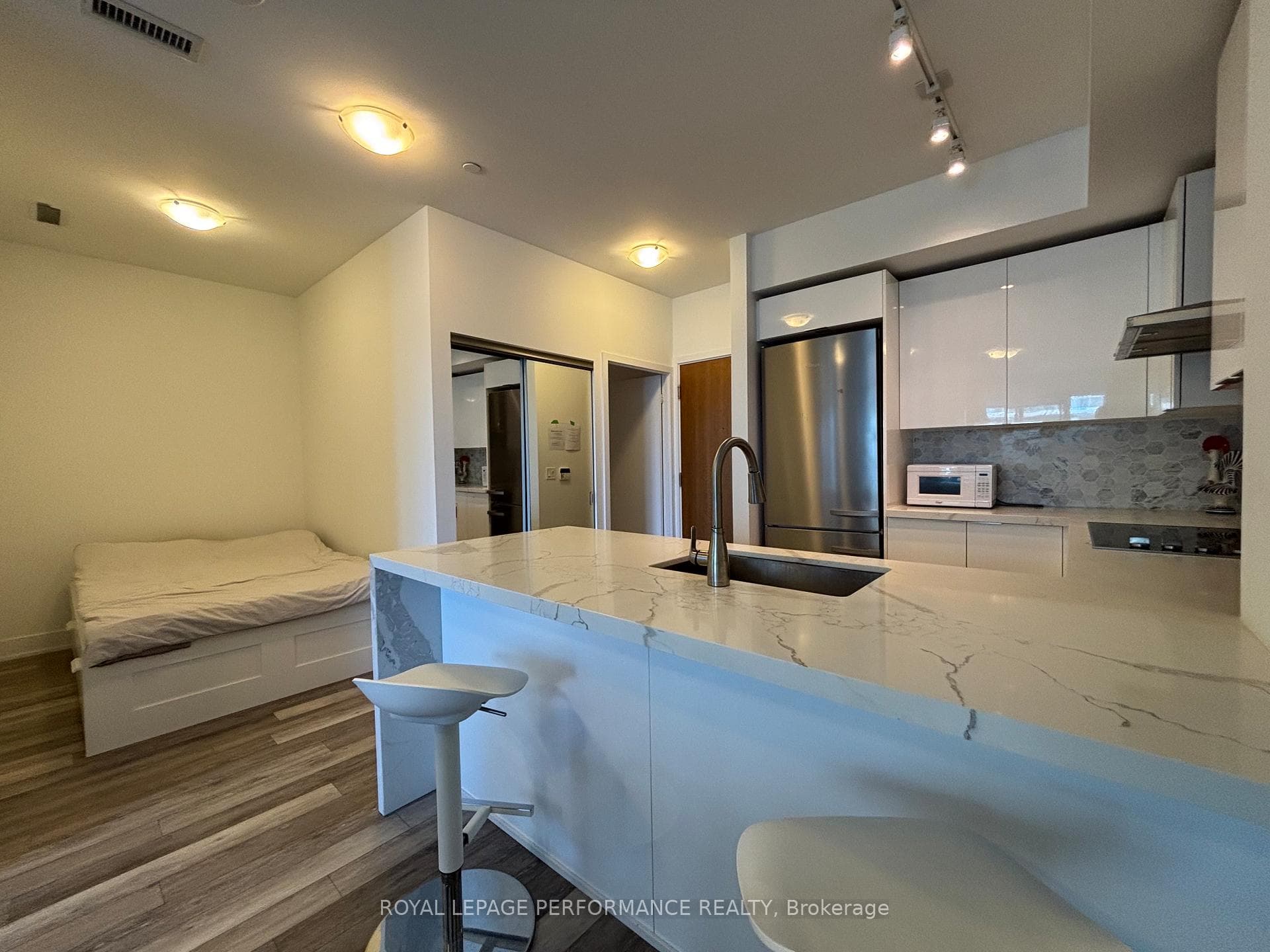 30 Shore Breeze Drive Unit 710 photo 5