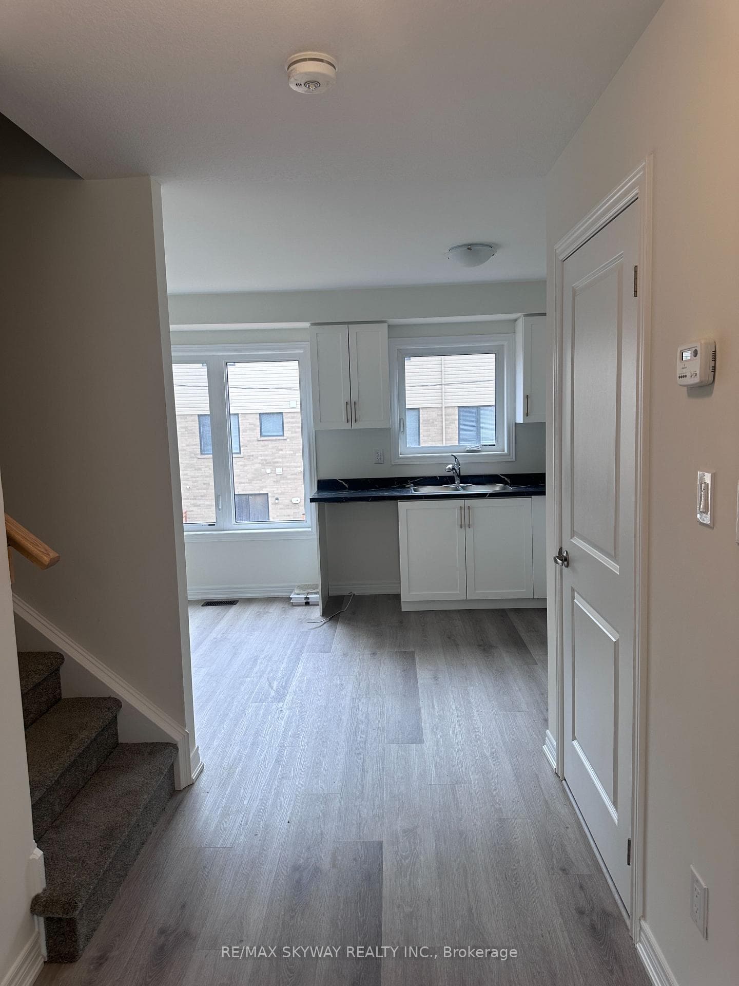 6 Reid Avenue photo 6