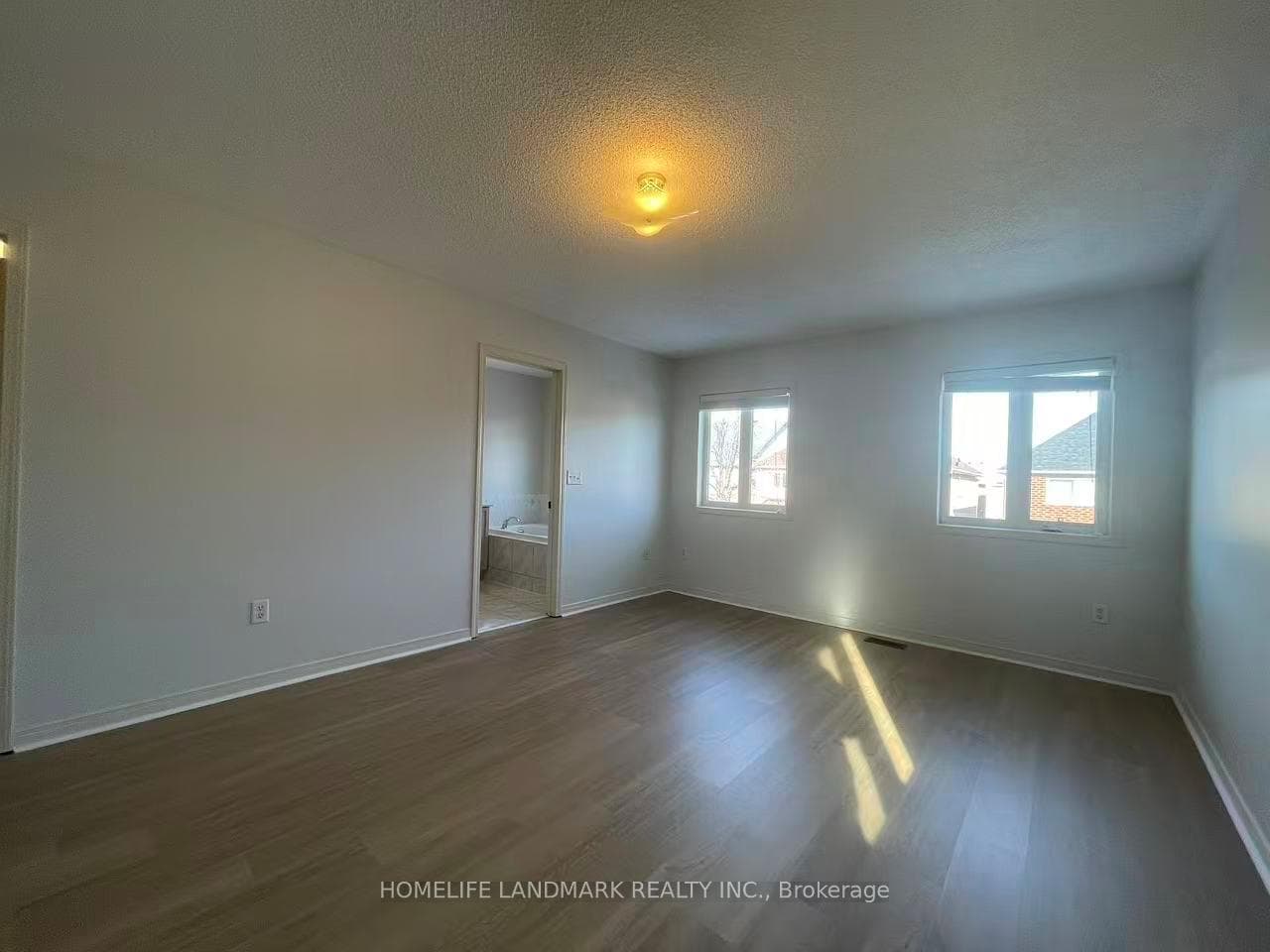 53 Ralph Chalmers Avenue photo 12
