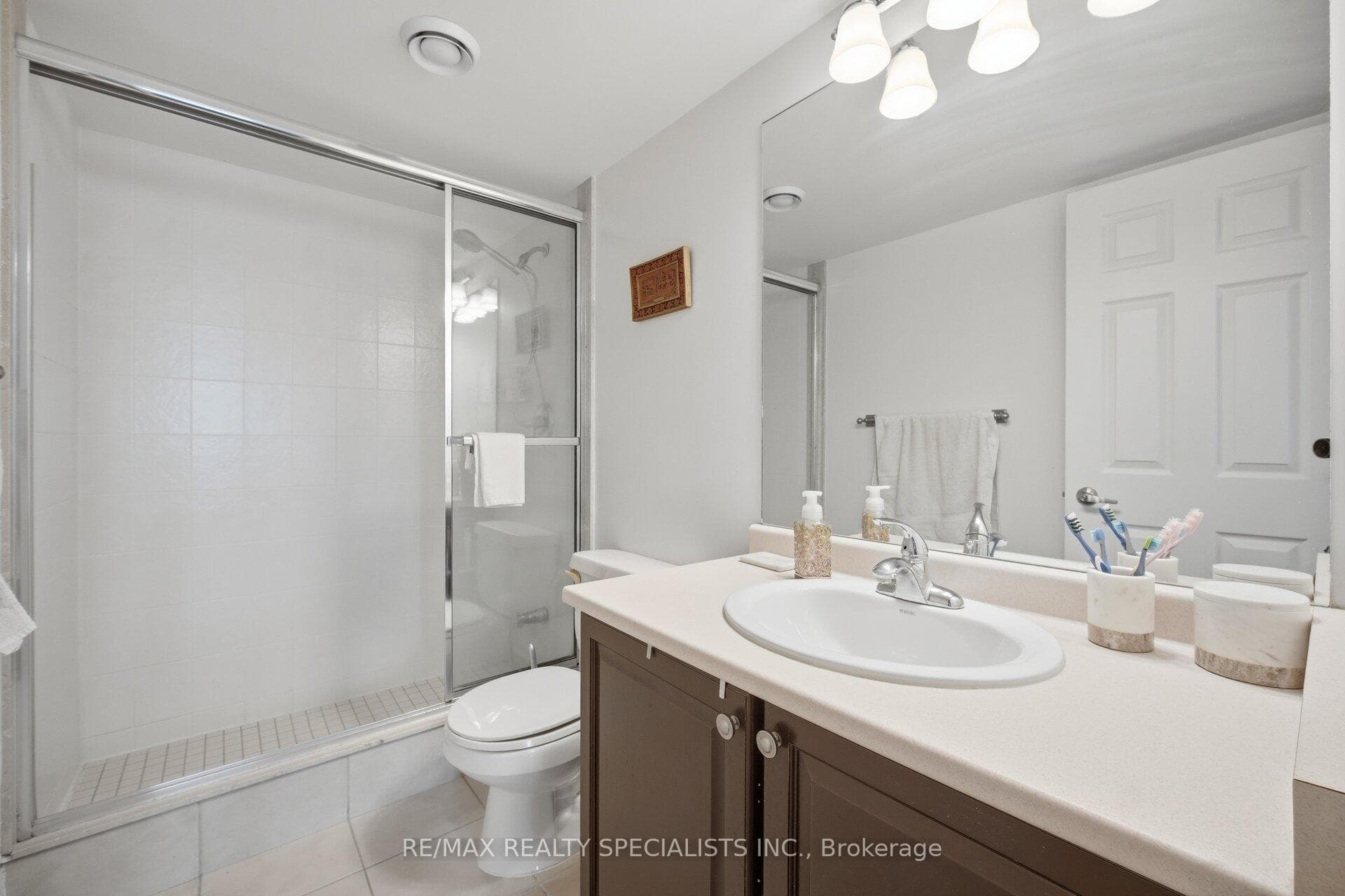 335 Rathburn Road Unit 707 photo 8